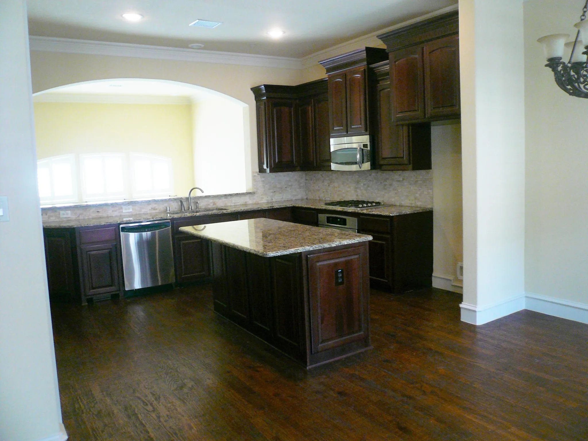 Townhouse For Rent in Collin County , 7915 Osborn Parkway, Plano, Texas 75024, 2 Bedroom, 3 Bathroom, 2 Garage spaces, 1,766 Sqft, built in 2008, mls#21393291, Real Estate Agent in Plano, Homes For Rent in Collin county, Homes For Rent in Plano, Realtor in Plano Texas, Real Estate Brokerage Independent Realty Texas, Luminita Cordes Realtor