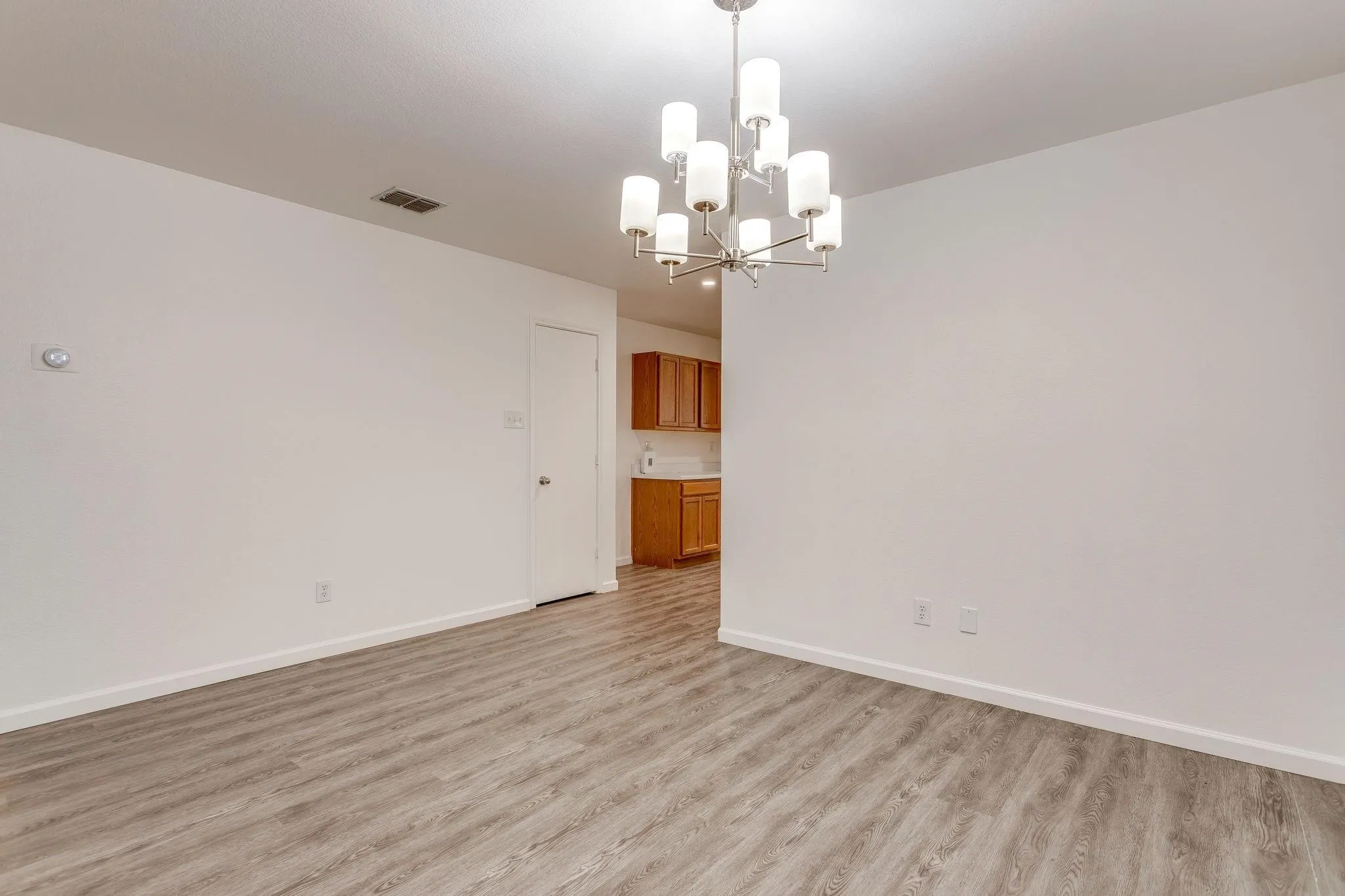 Single Family Residence For Rent in Denton County , 1616 Diamond Lake Trail, Fort Worth, Texas 76247, 4 Bedroom, 2 Bathroom, 2 Garage spaces, 2,093 Sqft, built in 2006, mls#21393307, Real Estate Agent in Fort Worth, Homes For Rent in Denton county, Homes For Rent in Fort Worth, Realtor in Fort Worth Texas, Real Estate Brokerage Independent Realty Texas, Luminita Cordes Realtor