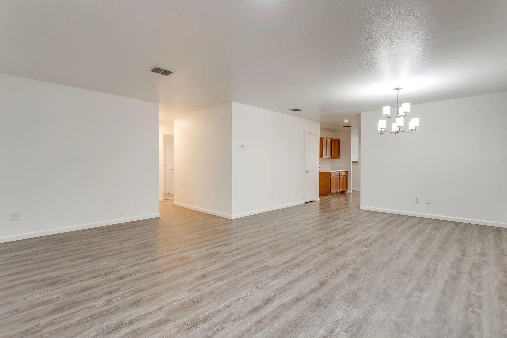 Single Family Residence For Rent in Denton County , 1616 Diamond Lake Trail, Fort Worth, Texas 76247, 4 Bedroom, 2 Bathroom, 2 Garage spaces, 2,093 Sqft, built in 2006, mls#21393307, Real Estate Agent in Fort Worth, Homes For Rent in Denton county, Homes For Rent in Fort Worth, Realtor in Fort Worth Texas, Real Estate Brokerage Independent Realty Texas, Luminita Cordes Realtor
