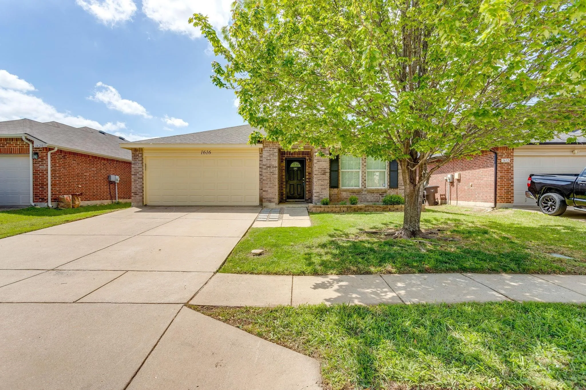 Single Family Residence For Rent in Denton County , 1616 Diamond Lake Trail, Fort Worth, Texas 76247, 4 Bedroom, 2 Bathroom, 2 Garage spaces, 2,093 Sqft, built in 2006, mls#21393307, Real Estate Agent in Fort Worth, Homes For Rent in Denton county, Homes For Rent in Fort Worth, Realtor in Fort Worth Texas, Real Estate Brokerage Independent Realty Texas, Luminita Cordes Realtor
