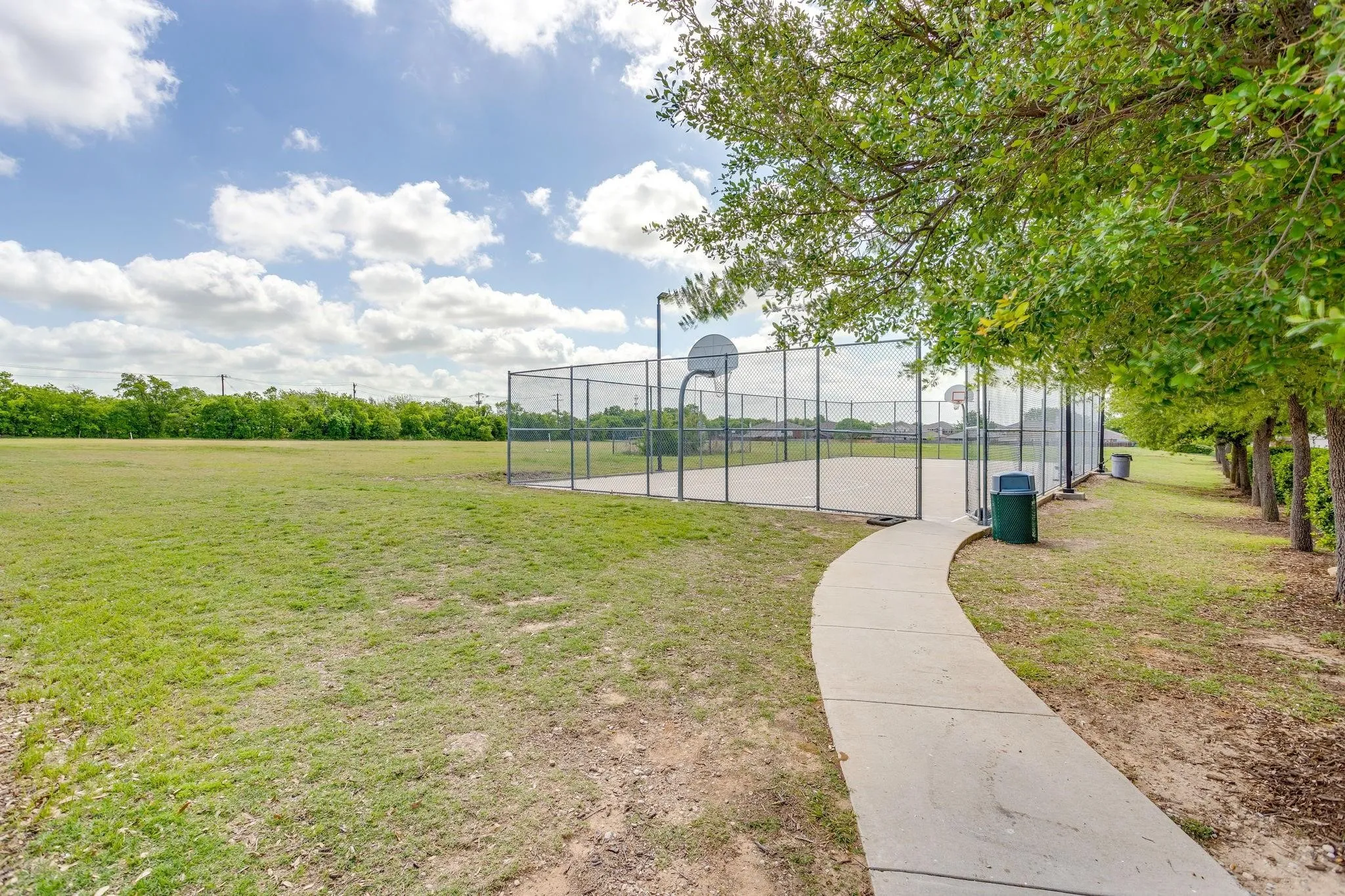 Single Family Residence For Rent in Denton County , 1616 Diamond Lake Trail, Fort Worth, Texas 76247, 4 Bedroom, 2 Bathroom, 2 Garage spaces, 2,093 Sqft, built in 2006, mls#21393307, Real Estate Agent in Fort Worth, Homes For Rent in Denton county, Homes For Rent in Fort Worth, Realtor in Fort Worth Texas, Real Estate Brokerage Independent Realty Texas, Luminita Cordes Realtor