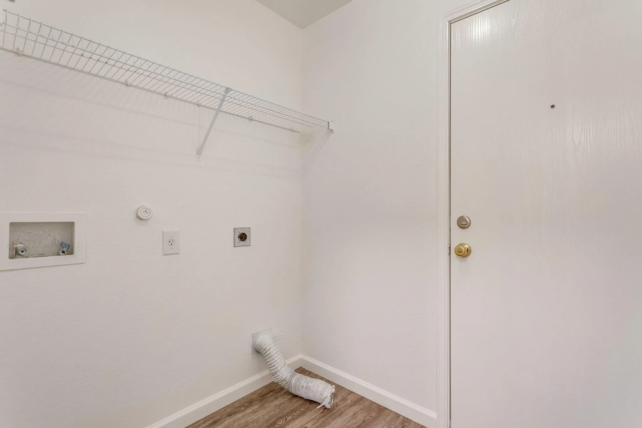 Single Family Residence For Rent in Denton County , 1616 Diamond Lake Trail, Fort Worth, Texas 76247, 4 Bedroom, 2 Bathroom, 2 Garage spaces, 2,093 Sqft, built in 2006, mls#21393307, Real Estate Agent in Fort Worth, Homes For Rent in Denton county, Homes For Rent in Fort Worth, Realtor in Fort Worth Texas, Real Estate Brokerage Independent Realty Texas, Luminita Cordes Realtor