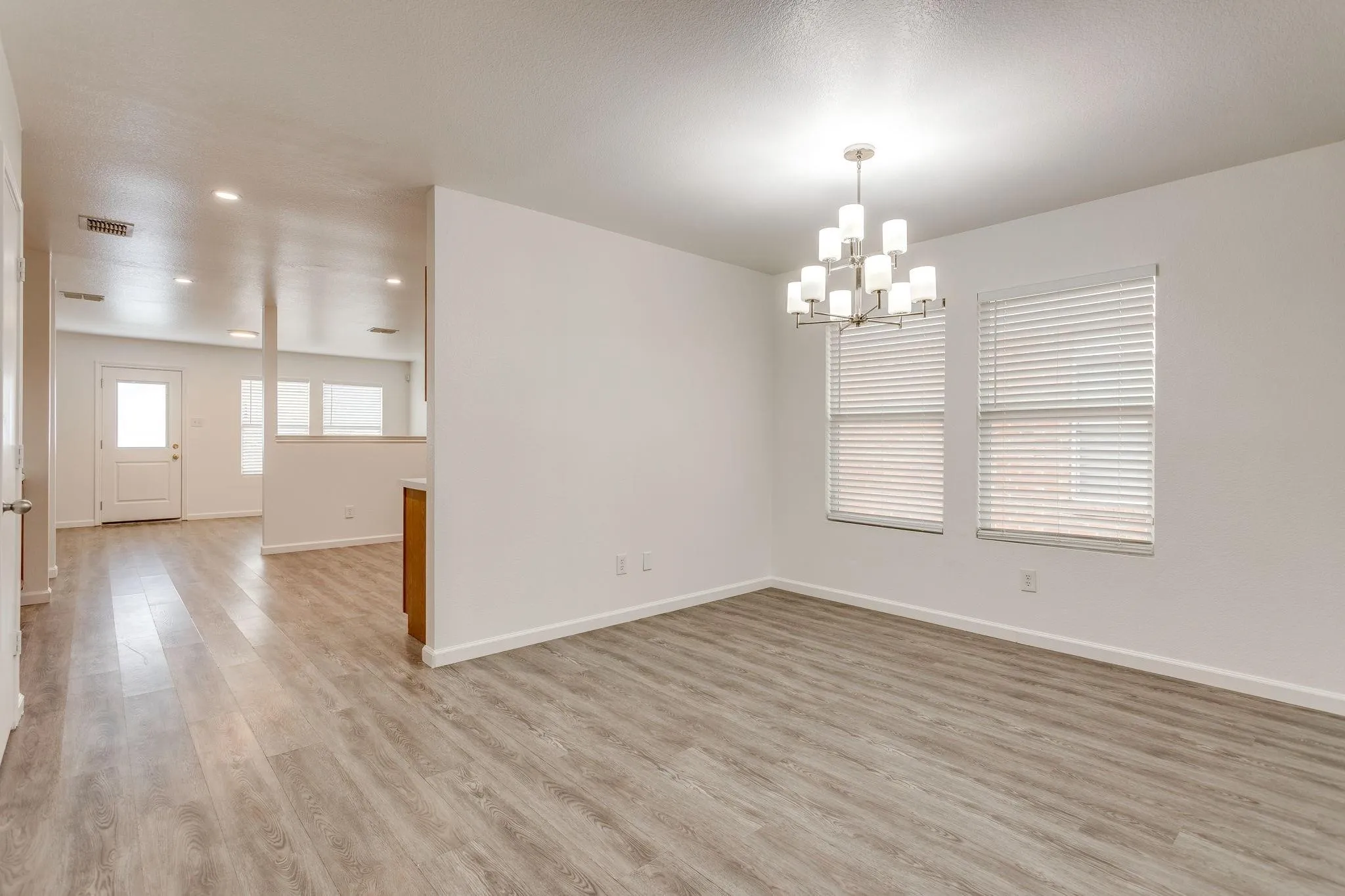 Single Family Residence For Rent in Denton County , 1616 Diamond Lake Trail, Fort Worth, Texas 76247, 4 Bedroom, 2 Bathroom, 2 Garage spaces, 2,093 Sqft, built in 2006, mls#21393307, Real Estate Agent in Fort Worth, Homes For Rent in Denton county, Homes For Rent in Fort Worth, Realtor in Fort Worth Texas, Real Estate Brokerage Independent Realty Texas, Luminita Cordes Realtor