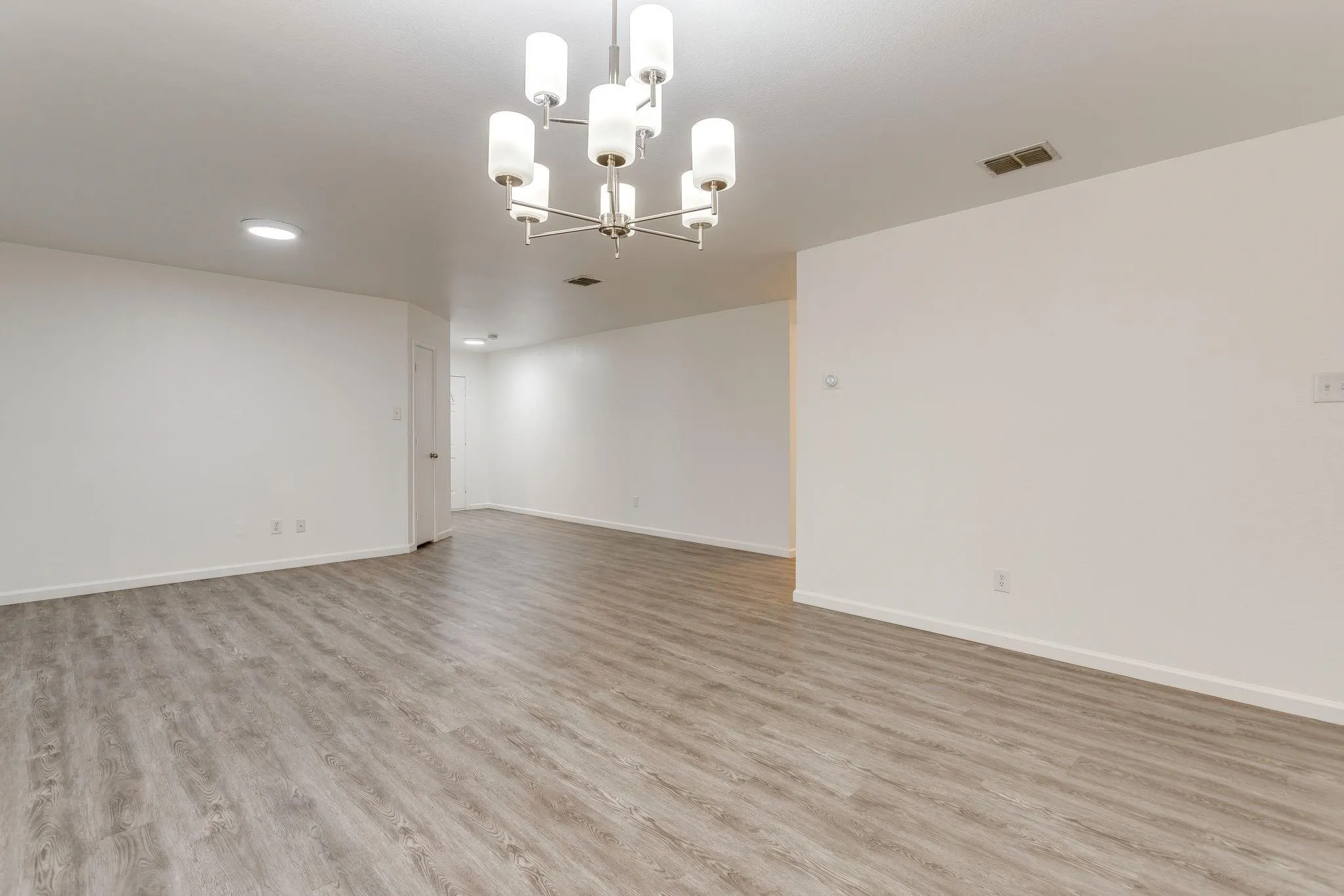 Single Family Residence For Rent in Denton County , 1616 Diamond Lake Trail, Fort Worth, Texas 76247, 4 Bedroom, 2 Bathroom, 2 Garage spaces, 2,093 Sqft, built in 2006, mls#21393307, Real Estate Agent in Fort Worth, Homes For Rent in Denton county, Homes For Rent in Fort Worth, Realtor in Fort Worth Texas, Real Estate Brokerage Independent Realty Texas, Luminita Cordes Realtor
