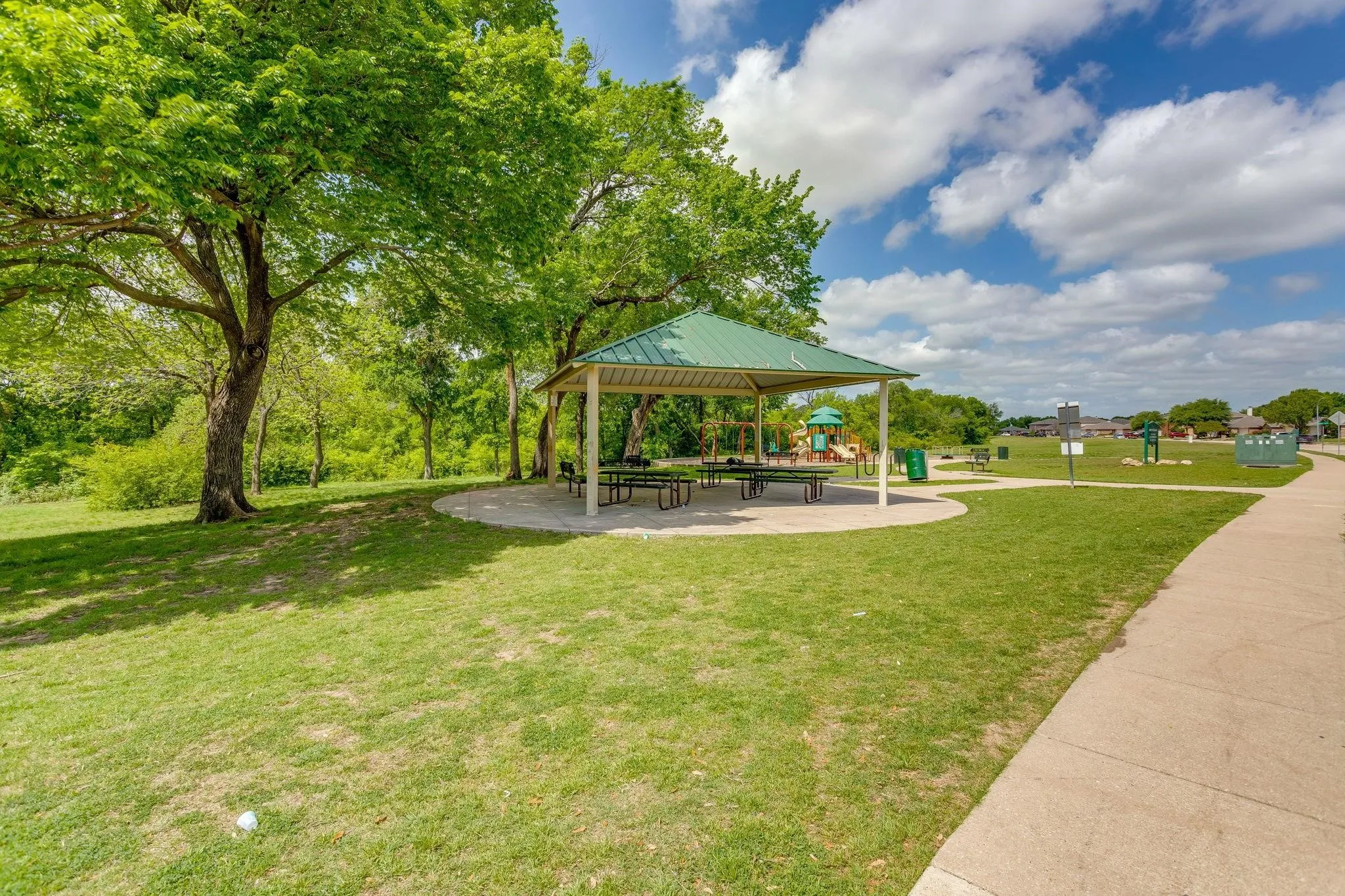 Single Family Residence For Rent in Denton County , 1616 Diamond Lake Trail, Fort Worth, Texas 76247, 4 Bedroom, 2 Bathroom, 2 Garage spaces, 2,093 Sqft, built in 2006, mls#21393307, Real Estate Agent in Fort Worth, Homes For Rent in Denton county, Homes For Rent in Fort Worth, Realtor in Fort Worth Texas, Real Estate Brokerage Independent Realty Texas, Luminita Cordes Realtor