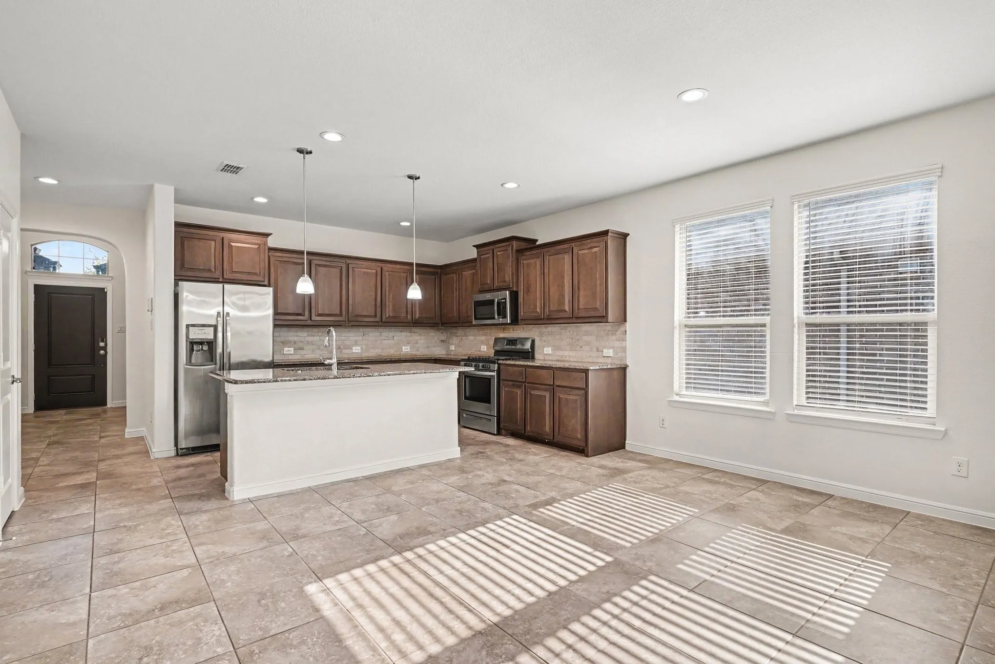Single Family Residence For Rent in Tarrant County , 729 Rebecca Lane, Saginaw, Texas 76131, 4 Bedroom, 2 Bathroom, 2 Garage spaces, 2,094 Sqft, built in 2018, mls#21393312, Real Estate Agent in Saginaw, Homes For Rent in Tarrant county, Homes For Rent in Saginaw, Realtor in Saginaw Texas, Real Estate Brokerage Independent Realty Texas, Luminita Cordes Realtor