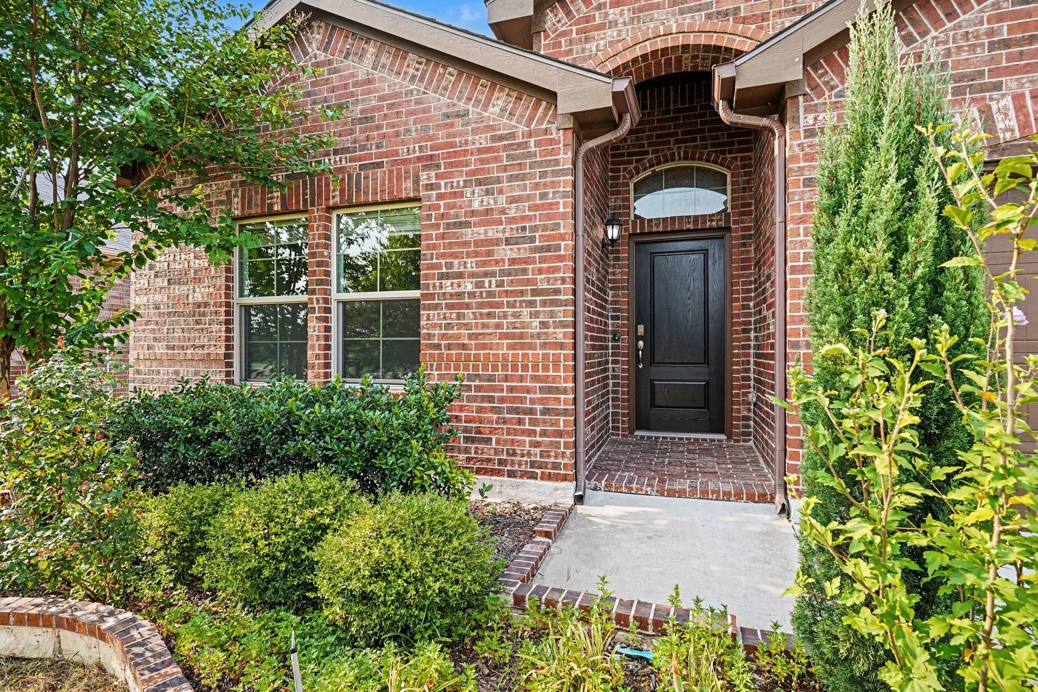 Single Family Residence For Rent in Tarrant County , 729 Rebecca Lane, Saginaw, Texas 76131, 4 Bedroom, 2 Bathroom, 2 Garage spaces, 2,094 Sqft, built in 2018, mls#21393312, Real Estate Agent in Saginaw, Homes For Rent in Tarrant county, Homes For Rent in Saginaw, Realtor in Saginaw Texas, Real Estate Brokerage Independent Realty Texas, Luminita Cordes Realtor