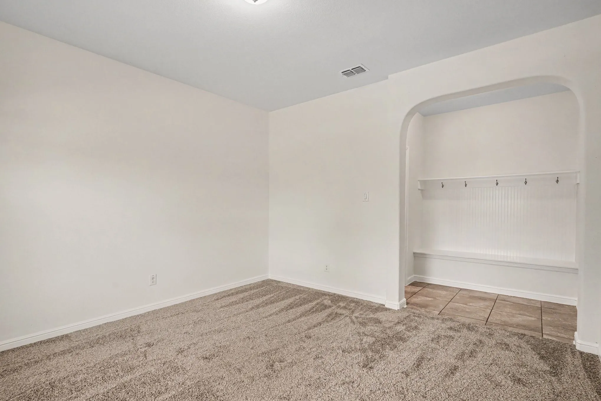 Single Family Residence For Rent in Tarrant County , 729 Rebecca Lane, Saginaw, Texas 76131, 4 Bedroom, 2 Bathroom, 2 Garage spaces, 2,094 Sqft, built in 2018, mls#21393312, Real Estate Agent in Saginaw, Homes For Rent in Tarrant county, Homes For Rent in Saginaw, Realtor in Saginaw Texas, Real Estate Brokerage Independent Realty Texas, Luminita Cordes Realtor