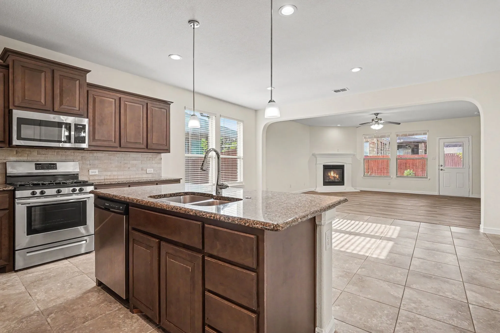 Single Family Residence For Rent in Tarrant County , 729 Rebecca Lane, Saginaw, Texas 76131, 4 Bedroom, 2 Bathroom, 2 Garage spaces, 2,094 Sqft, built in 2018, mls#21393312, Real Estate Agent in Saginaw, Homes For Rent in Tarrant county, Homes For Rent in Saginaw, Realtor in Saginaw Texas, Real Estate Brokerage Independent Realty Texas, Luminita Cordes Realtor
