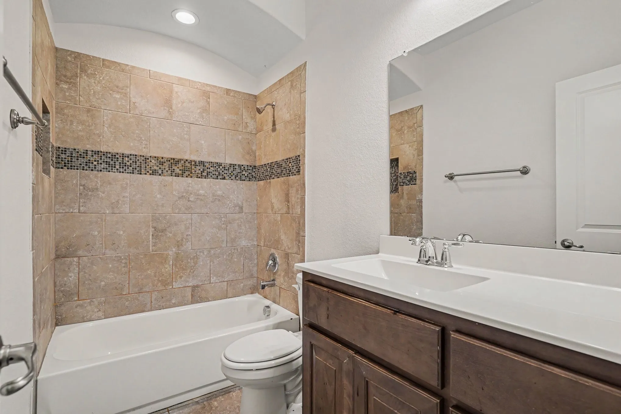 Single Family Residence For Rent in Tarrant County , 729 Rebecca Lane, Saginaw, Texas 76131, 4 Bedroom, 2 Bathroom, 2 Garage spaces, 2,094 Sqft, built in 2018, mls#21393312, Real Estate Agent in Saginaw, Homes For Rent in Tarrant county, Homes For Rent in Saginaw, Realtor in Saginaw Texas, Real Estate Brokerage Independent Realty Texas, Luminita Cordes Realtor
