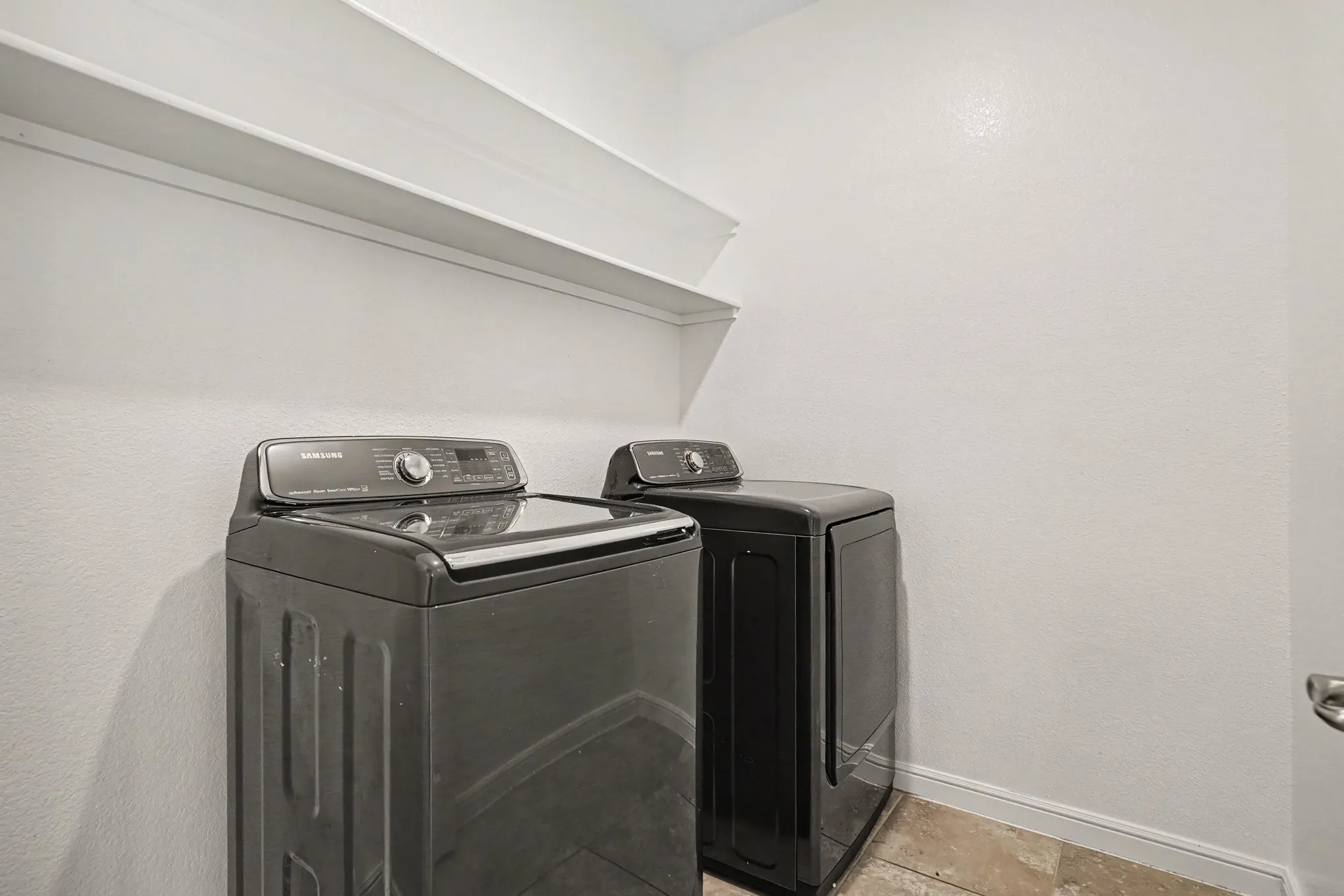 Single Family Residence For Rent in Tarrant County , 729 Rebecca Lane, Saginaw, Texas 76131, 4 Bedroom, 2 Bathroom, 2 Garage spaces, 2,094 Sqft, built in 2018, mls#21393312, Real Estate Agent in Saginaw, Homes For Rent in Tarrant county, Homes For Rent in Saginaw, Realtor in Saginaw Texas, Real Estate Brokerage Independent Realty Texas, Luminita Cordes Realtor