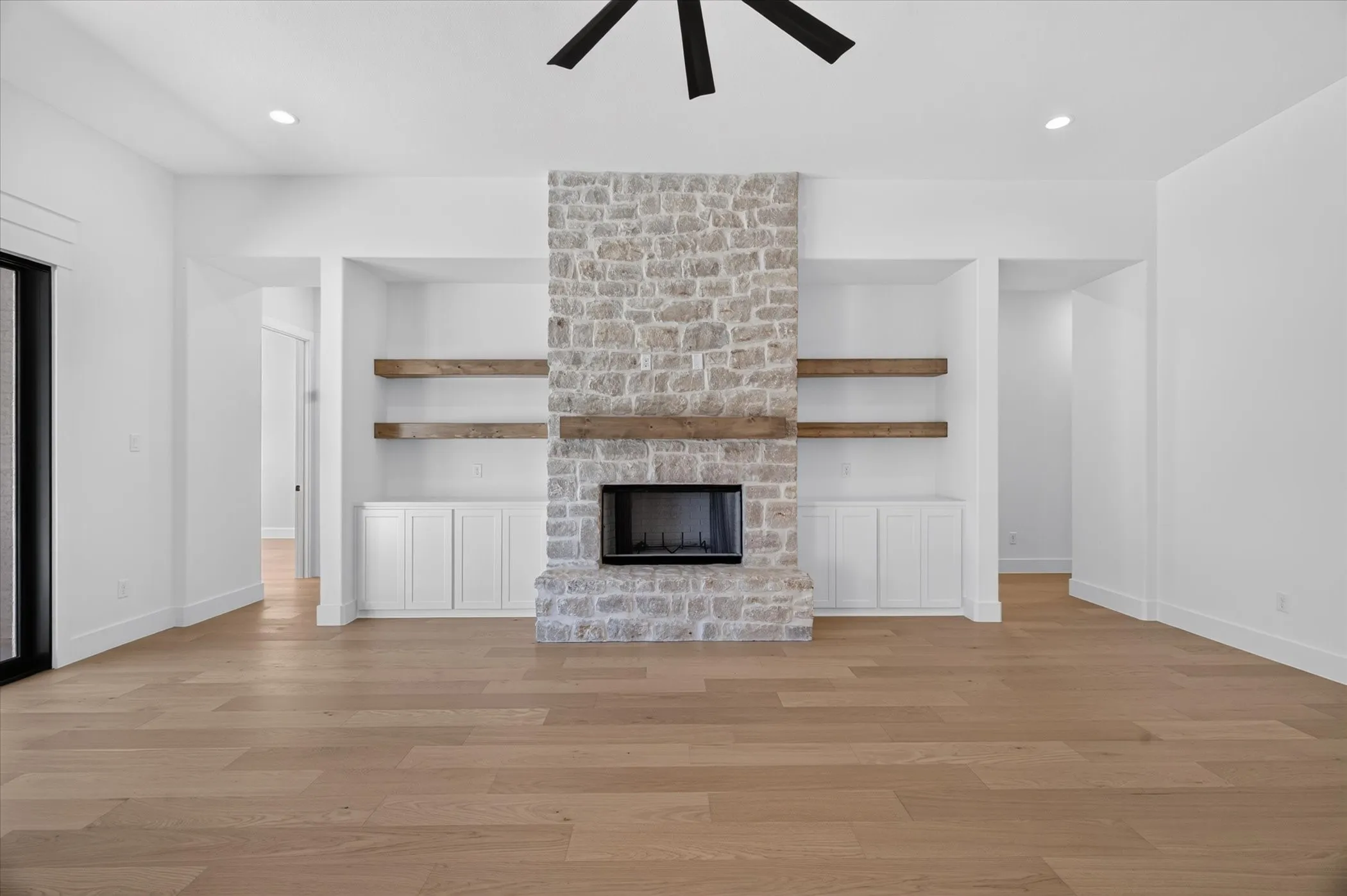 Single Family Residence For Sale in Parker County , 741 Cooper Trail, Weatherford, Texas 76087, 4 Bedroom, 4 Bathroom, 3 Garage spaces, 3,573 Sqft, built in 2026, mls#21393313, Real Estate Agent in Weatherford, Homes For Sale in Parker county, Homes For Sale in Weatherford, Realtor in Weatherford Texas, Real Estate Brokerage Independent Realty Texas, Luminita Cordes Realtor