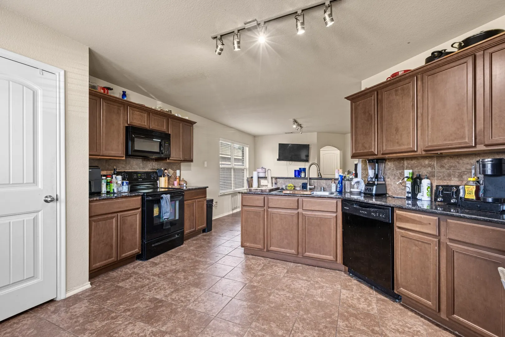 Single Family Residence For Sale in Dallas County , 1734 Pioneer Way, Lancaster, Texas 75146, 3 Bedroom, 3 Bathroom, 2 Garage spaces, 1,979 Sqft, built in 2015, mls#21393323, Real Estate Agent in Lancaster, Homes For Sale in Dallas county, Homes For Sale in Lancaster, Realtor in Lancaster Texas, Real Estate Brokerage Independent Realty Texas, Luminita Cordes Realtor