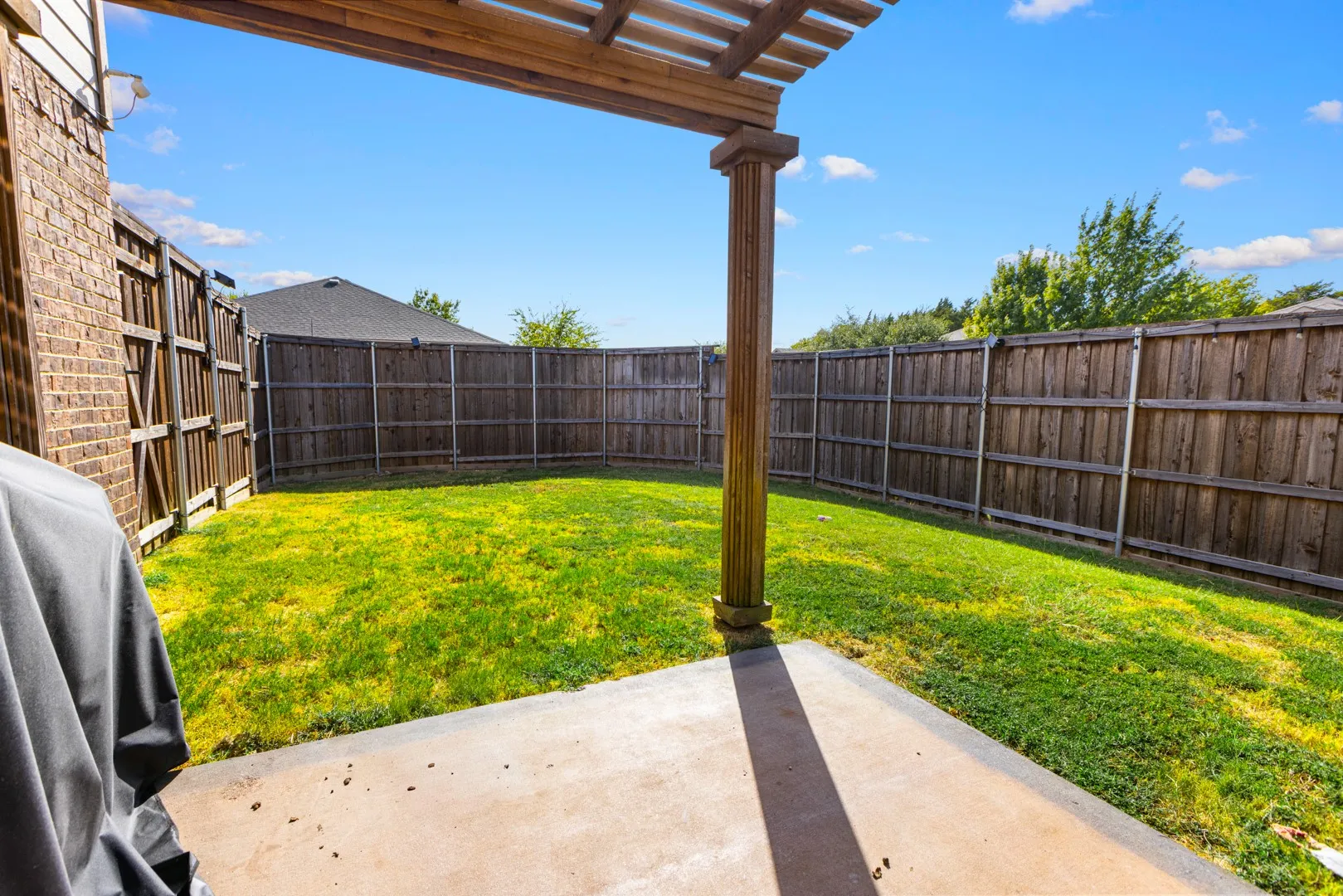 Single Family Residence For Sale in Dallas County , 1734 Pioneer Way, Lancaster, Texas 75146, 3 Bedroom, 3 Bathroom, 2 Garage spaces, 1,979 Sqft, built in 2015, mls#21393323, Real Estate Agent in Lancaster, Homes For Sale in Dallas county, Homes For Sale in Lancaster, Realtor in Lancaster Texas, Real Estate Brokerage Independent Realty Texas, Luminita Cordes Realtor