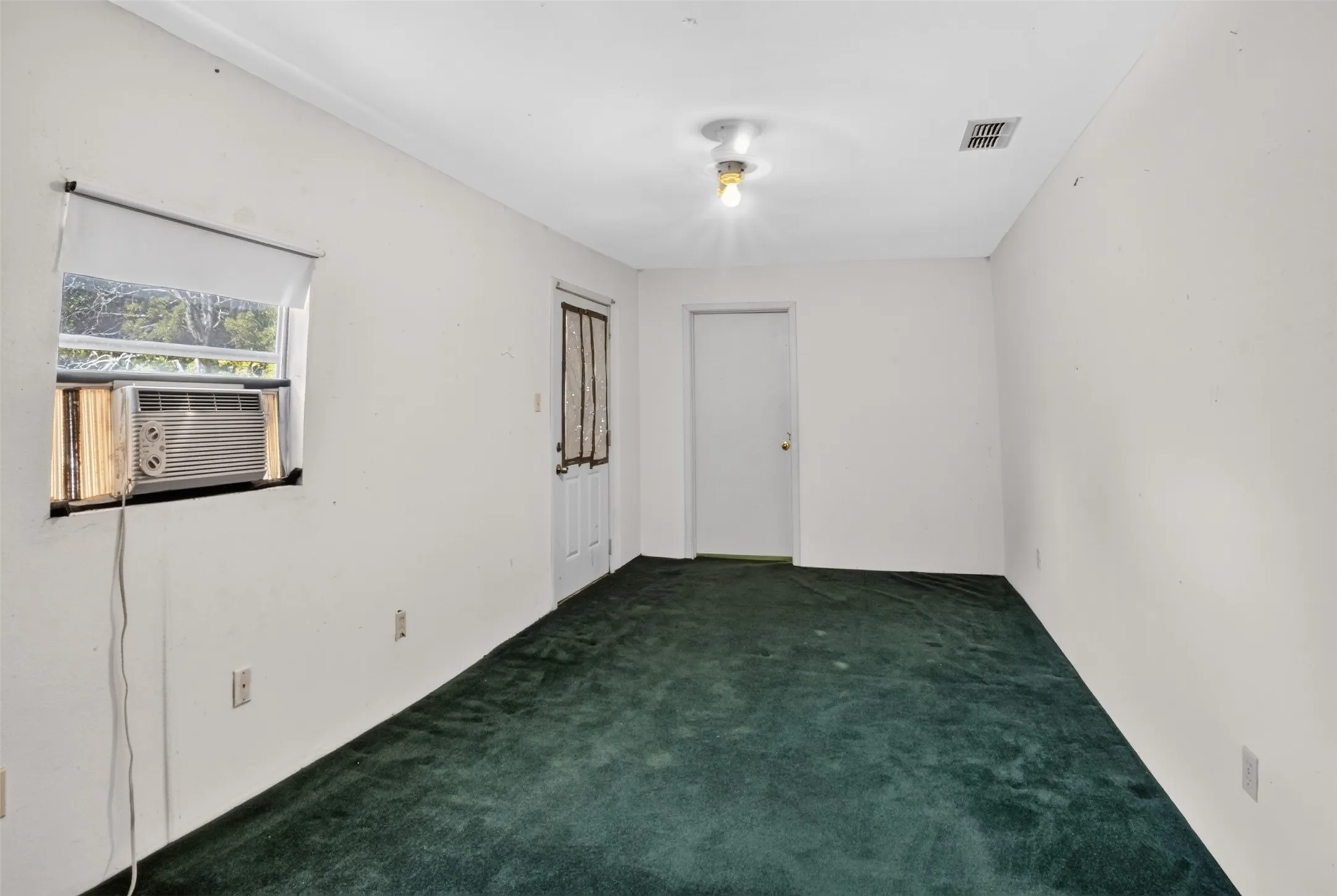 Single Family Residence For Sale in Upshur County , 3645 Silk Tree Road, Gilmer, Texas 75645, 4 Bedroom, 3 Bathroom, Garage spaces, 3,008 Sqft, built in 1995, mls#21389322, Real Estate Agent in Gilmer, Homes For Sale in Upshur county, Homes For Sale in Gilmer, Realtor in Gilmer Texas, Real Estate Brokerage Independent Realty Texas, Luminita Cordes Realtor