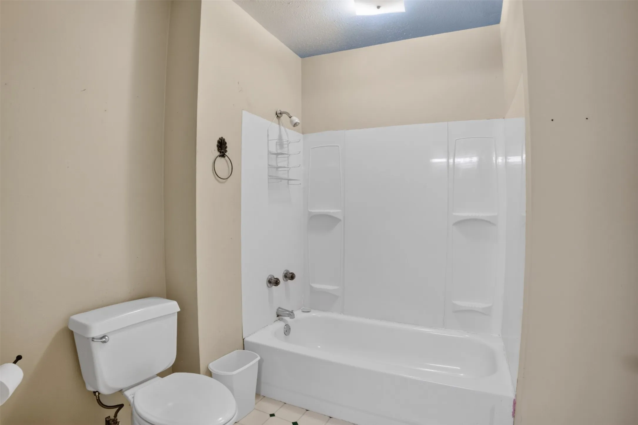Single Family Residence For Sale in Upshur County , 3645 Silk Tree Road, Gilmer, Texas 75645, 4 Bedroom, 3 Bathroom, Garage spaces, 3,008 Sqft, built in 1995, mls#21389322, Real Estate Agent in Gilmer, Homes For Sale in Upshur county, Homes For Sale in Gilmer, Realtor in Gilmer Texas, Real Estate Brokerage Independent Realty Texas, Luminita Cordes Realtor