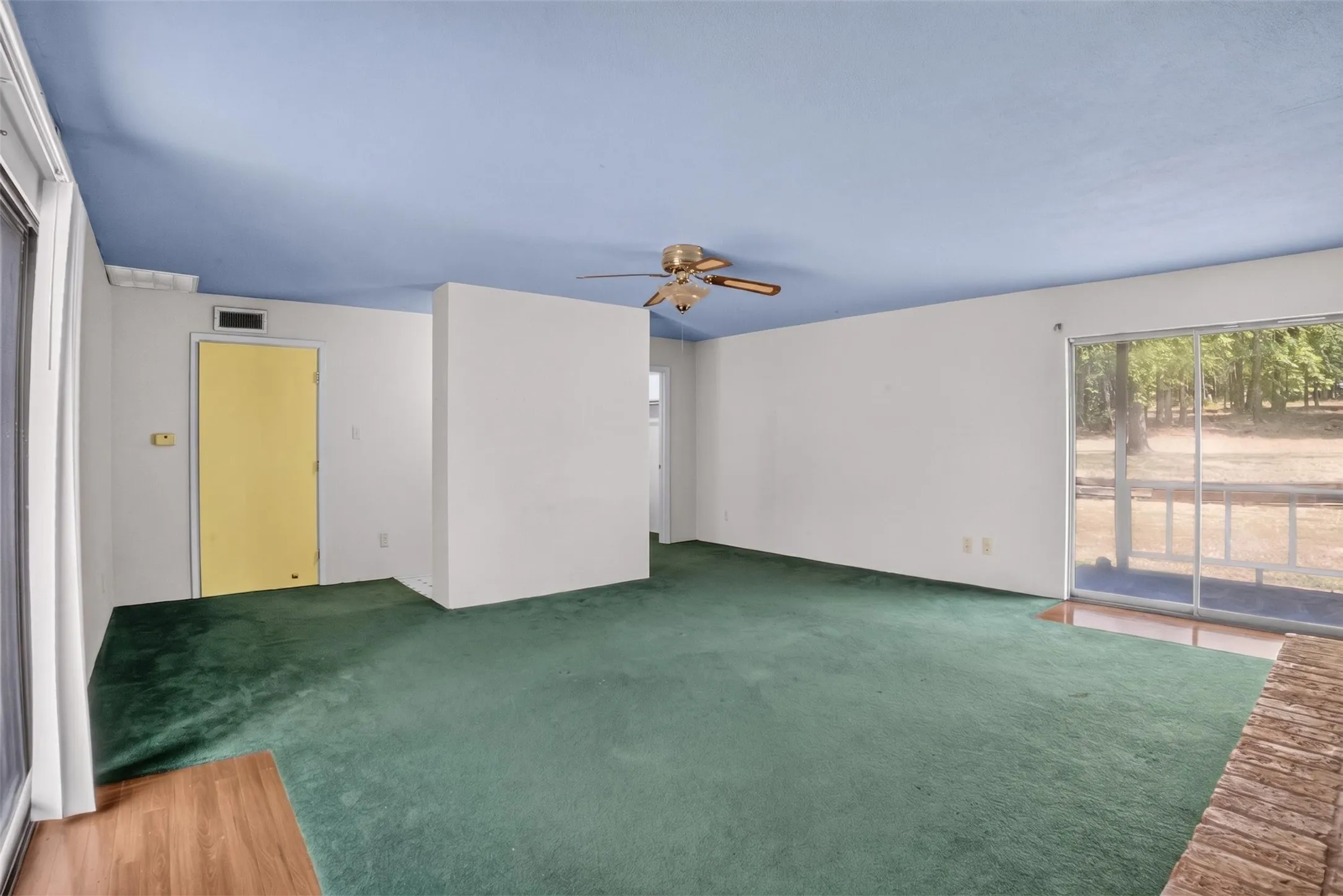 Single Family Residence For Sale in Upshur County , 3645 Silk Tree Road, Gilmer, Texas 75645, 4 Bedroom, 3 Bathroom, Garage spaces, 3,008 Sqft, built in 1995, mls#21389322, Real Estate Agent in Gilmer, Homes For Sale in Upshur county, Homes For Sale in Gilmer, Realtor in Gilmer Texas, Real Estate Brokerage Independent Realty Texas, Luminita Cordes Realtor
