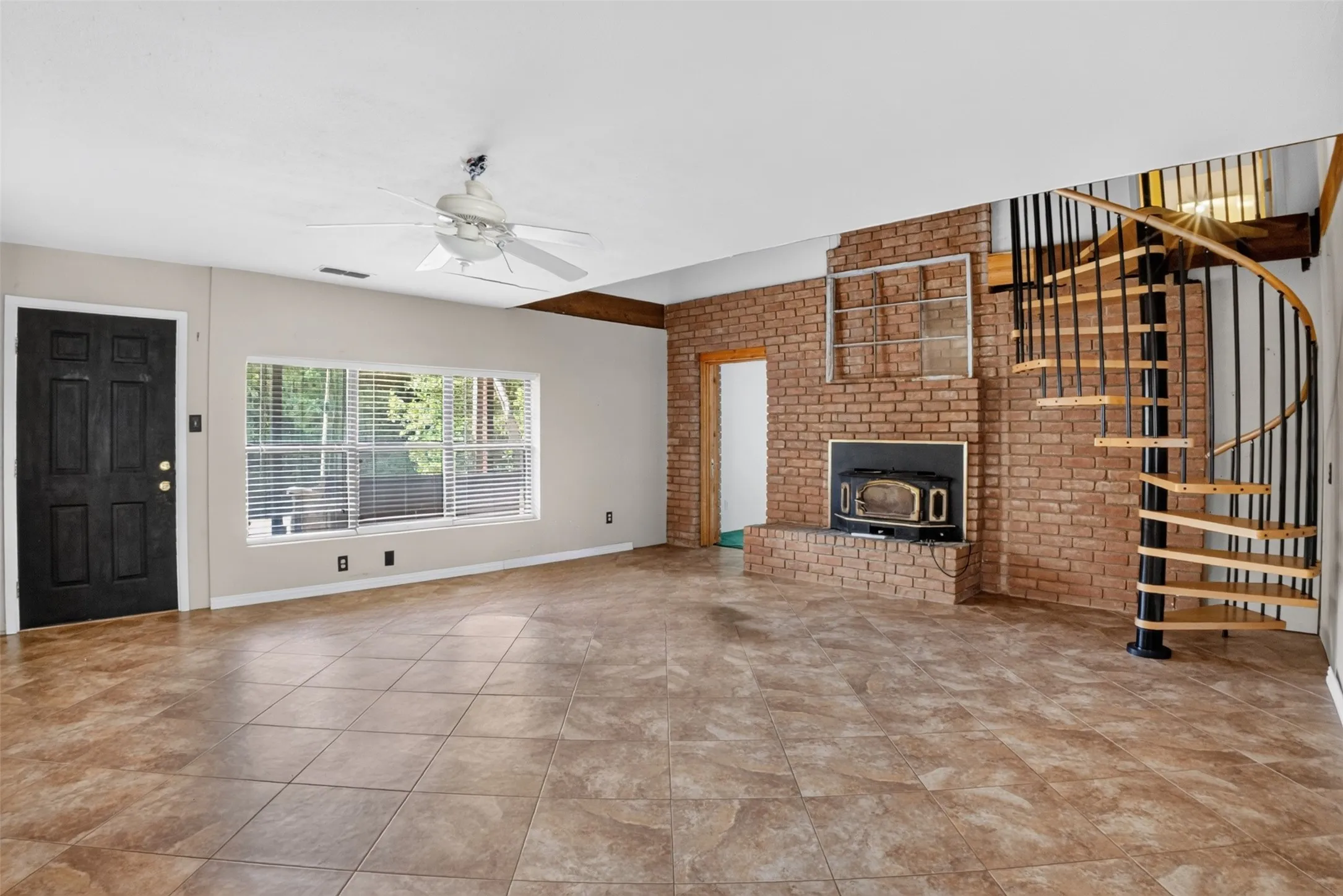 Single Family Residence For Sale in Upshur County , 3645 Silk Tree Road, Gilmer, Texas 75645, 4 Bedroom, 3 Bathroom, Garage spaces, 3,008 Sqft, built in 1995, mls#21389322, Real Estate Agent in Gilmer, Homes For Sale in Upshur county, Homes For Sale in Gilmer, Realtor in Gilmer Texas, Real Estate Brokerage Independent Realty Texas, Luminita Cordes Realtor