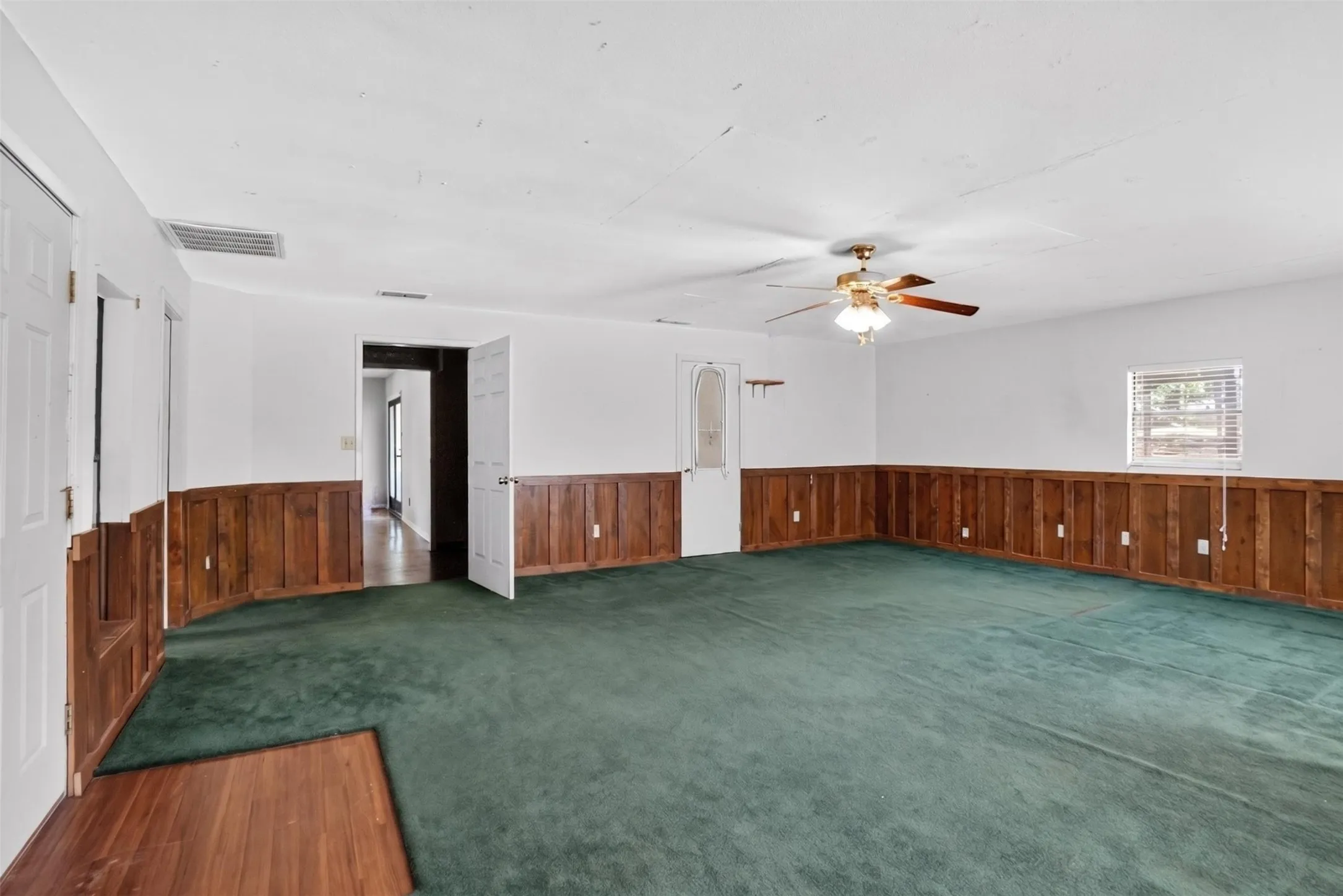 Single Family Residence For Sale in Upshur County , 3645 Silk Tree Road, Gilmer, Texas 75645, 4 Bedroom, 3 Bathroom, Garage spaces, 3,008 Sqft, built in 1995, mls#21389322, Real Estate Agent in Gilmer, Homes For Sale in Upshur county, Homes For Sale in Gilmer, Realtor in Gilmer Texas, Real Estate Brokerage Independent Realty Texas, Luminita Cordes Realtor