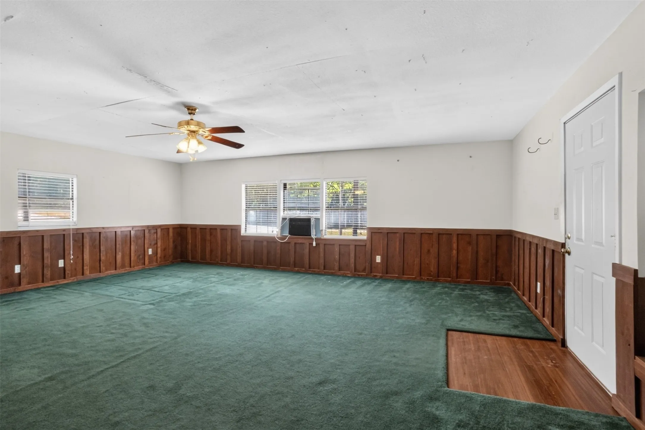Single Family Residence For Sale in Upshur County , 3645 Silk Tree Road, Gilmer, Texas 75645, 4 Bedroom, 3 Bathroom, Garage spaces, 3,008 Sqft, built in 1995, mls#21389322, Real Estate Agent in Gilmer, Homes For Sale in Upshur county, Homes For Sale in Gilmer, Realtor in Gilmer Texas, Real Estate Brokerage Independent Realty Texas, Luminita Cordes Realtor