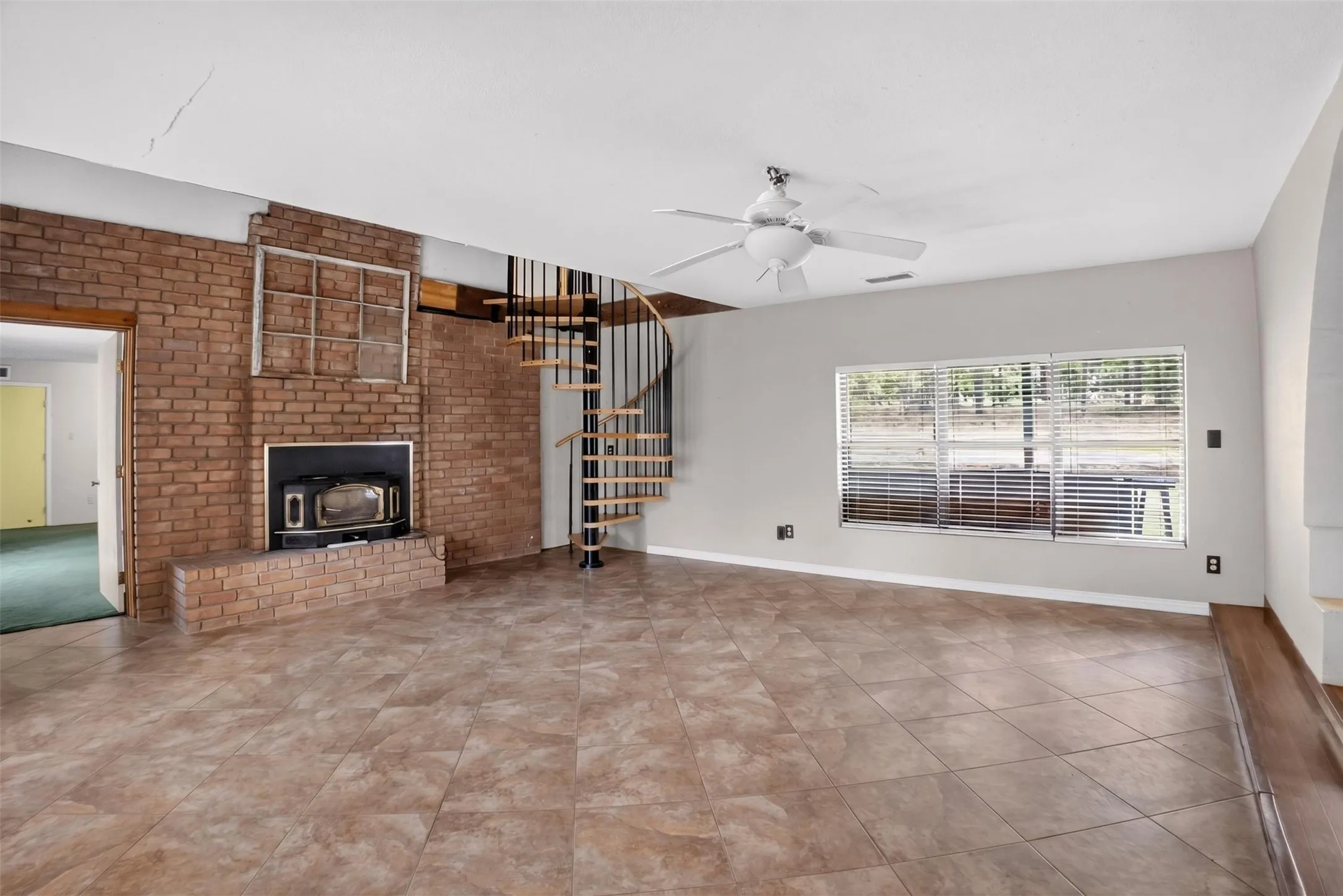 Single Family Residence For Sale in Upshur County , 3645 Silk Tree Road, Gilmer, Texas 75645, 4 Bedroom, 3 Bathroom, Garage spaces, 3,008 Sqft, built in 1995, mls#21389322, Real Estate Agent in Gilmer, Homes For Sale in Upshur county, Homes For Sale in Gilmer, Realtor in Gilmer Texas, Real Estate Brokerage Independent Realty Texas, Luminita Cordes Realtor