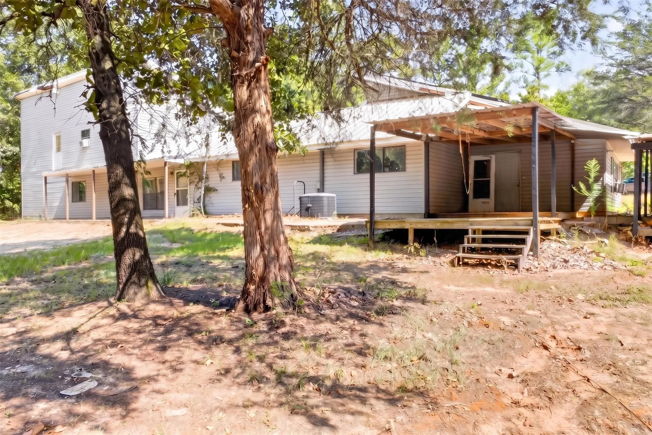 Single Family Residence For Sale in Upshur County , 3645 Silk Tree Road, Gilmer, Texas 75645, 4 Bedroom, 3 Bathroom, Garage spaces, 3,008 Sqft, built in 1995, mls#21389322, Real Estate Agent in Gilmer, Homes For Sale in Upshur county, Homes For Sale in Gilmer, Realtor in Gilmer Texas, Real Estate Brokerage Independent Realty Texas, Luminita Cordes Realtor