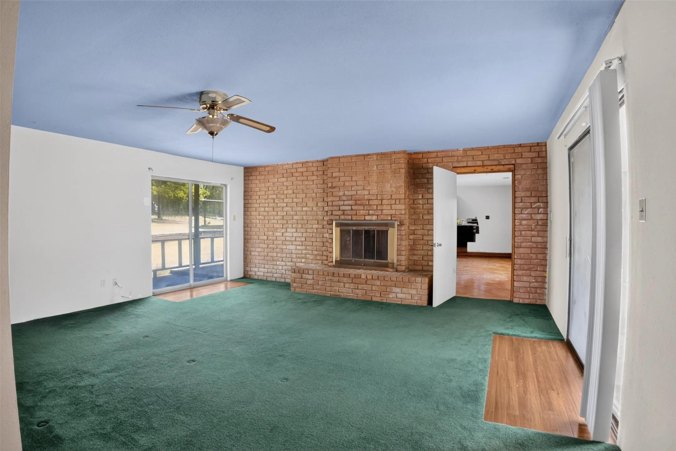 Single Family Residence For Sale in Upshur County , 3645 Silk Tree Road, Gilmer, Texas 75645, 4 Bedroom, 3 Bathroom, Garage spaces, 3,008 Sqft, built in 1995, mls#21389322, Real Estate Agent in Gilmer, Homes For Sale in Upshur county, Homes For Sale in Gilmer, Realtor in Gilmer Texas, Real Estate Brokerage Independent Realty Texas, Luminita Cordes Realtor