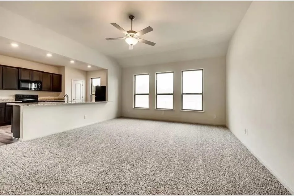 Single Family Residence For Rent in Ellis County , 816 Mallorie Lane, Ferris, Texas 75125, 4 Bedroom, 2 Bathroom, 2 Garage spaces, 1,801 Sqft, built in 2022, mls#21391624, Real Estate Agent in Ferris, Homes For Rent in Ellis county, Homes For Rent in Ferris, Realtor in Ferris Texas, Real Estate Brokerage Independent Realty Texas, Luminita Cordes Realtor