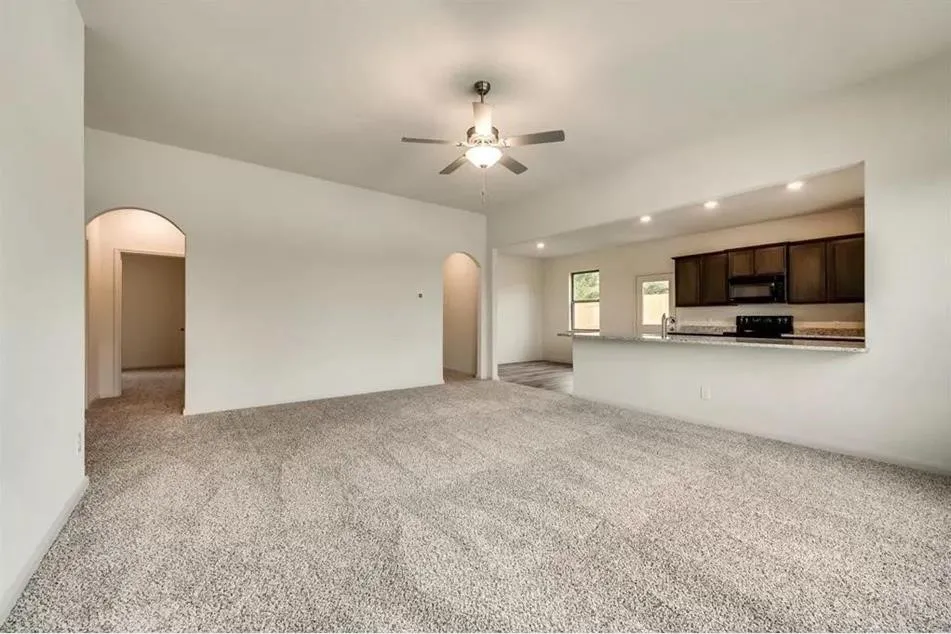 Single Family Residence For Rent in Ellis County , 816 Mallorie Lane, Ferris, Texas 75125, 4 Bedroom, 2 Bathroom, 2 Garage spaces, 1,801 Sqft, built in 2022, mls#21391624, Real Estate Agent in Ferris, Homes For Rent in Ellis county, Homes For Rent in Ferris, Realtor in Ferris Texas, Real Estate Brokerage Independent Realty Texas, Luminita Cordes Realtor