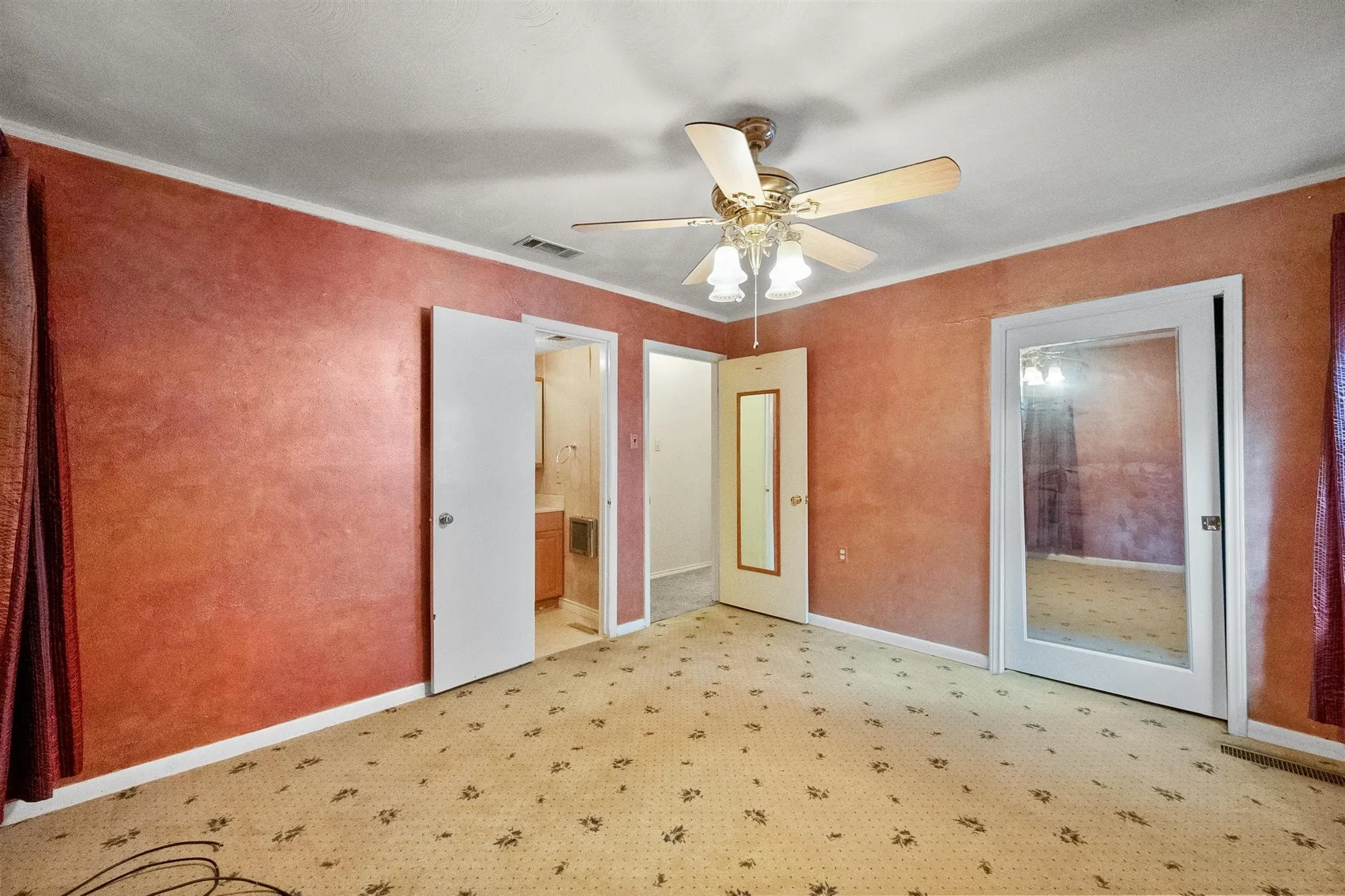 Single Family Residence For Sale in Dallas County , 1924 Canterbury Street, Irving, Texas 75062, 3 Bedroom, 3 Bathroom, 2 Garage spaces, 2,163 Sqft, built in 1959, mls#21390568, Real Estate Agent in Irving, Homes For Sale in Dallas county, Homes For Sale in Irving, Realtor in Irving Texas, Real Estate Brokerage Independent Realty Texas, Luminita Cordes Realtor