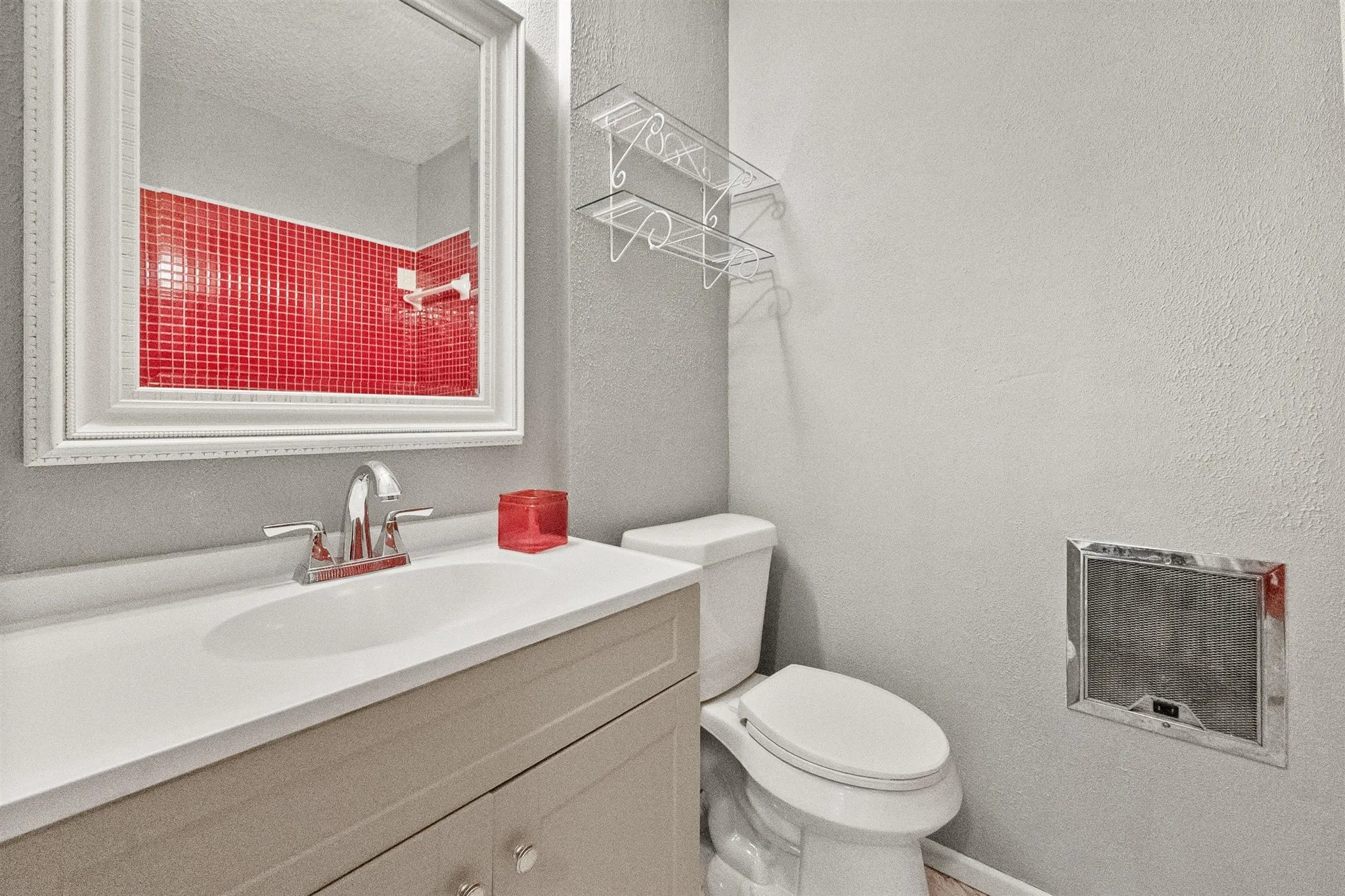Single Family Residence For Sale in Dallas County , 1924 Canterbury Street, Irving, Texas 75062, 3 Bedroom, 3 Bathroom, 2 Garage spaces, 2,163 Sqft, built in 1959, mls#21390568, Real Estate Agent in Irving, Homes For Sale in Dallas county, Homes For Sale in Irving, Realtor in Irving Texas, Real Estate Brokerage Independent Realty Texas, Luminita Cordes Realtor