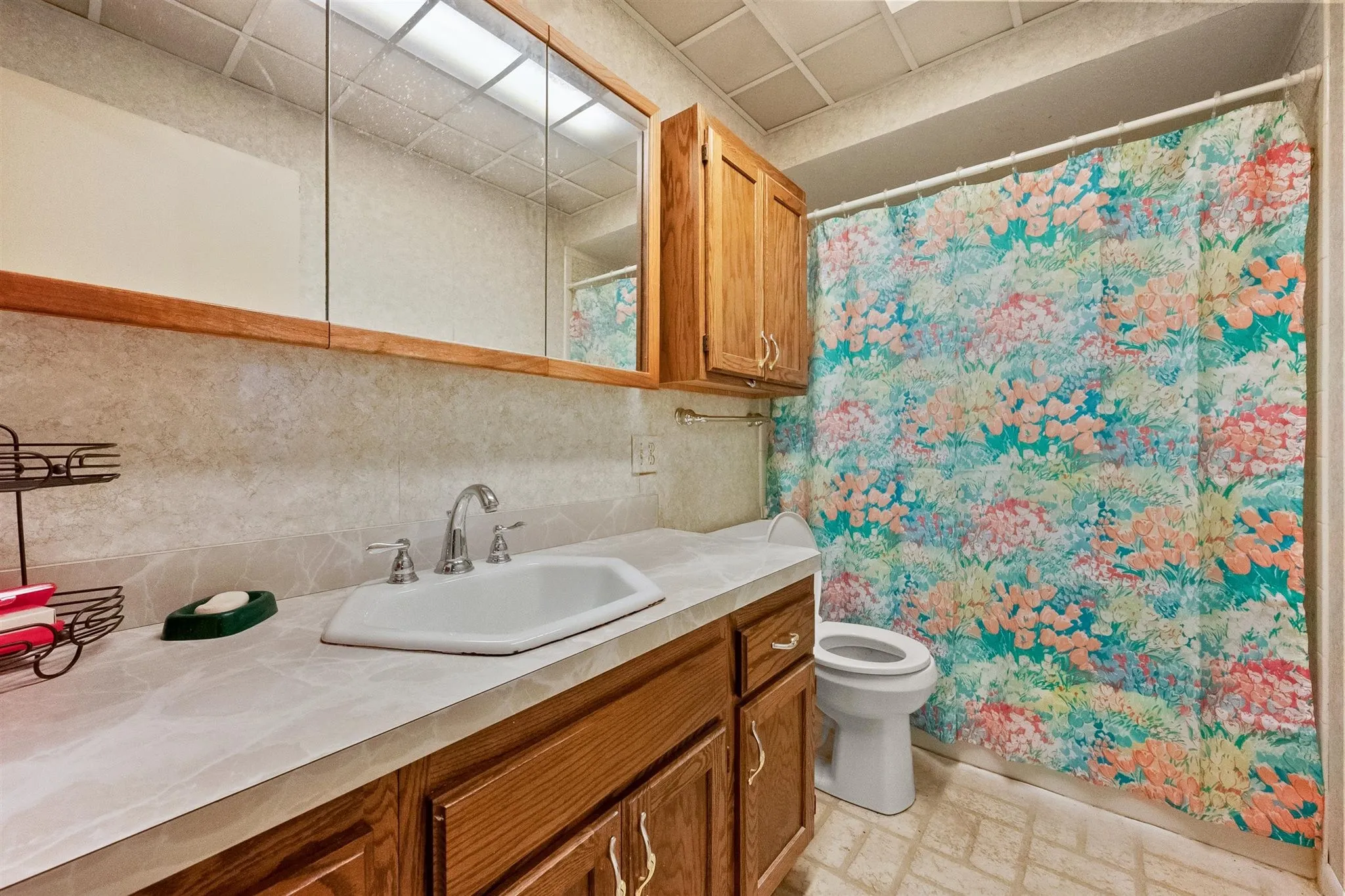 Single Family Residence For Sale in Dallas County , 1924 Canterbury Street, Irving, Texas 75062, 3 Bedroom, 3 Bathroom, 2 Garage spaces, 2,163 Sqft, built in 1959, mls#21390568, Real Estate Agent in Irving, Homes For Sale in Dallas county, Homes For Sale in Irving, Realtor in Irving Texas, Real Estate Brokerage Independent Realty Texas, Luminita Cordes Realtor