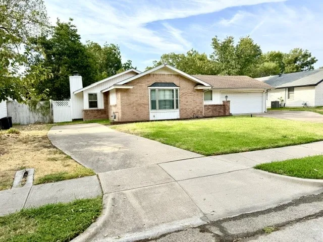 Single Family Residence For Sale in Dallas County , 1924 Canterbury Street, Irving, Texas 75062, 3 Bedroom, 3 Bathroom, 2 Garage spaces, 2,163 Sqft, built in 1959, mls#21390568, Real Estate Agent in Irving, Homes For Sale in Dallas county, Homes For Sale in Irving, Realtor in Irving Texas, Real Estate Brokerage Independent Realty Texas, Luminita Cordes Realtor