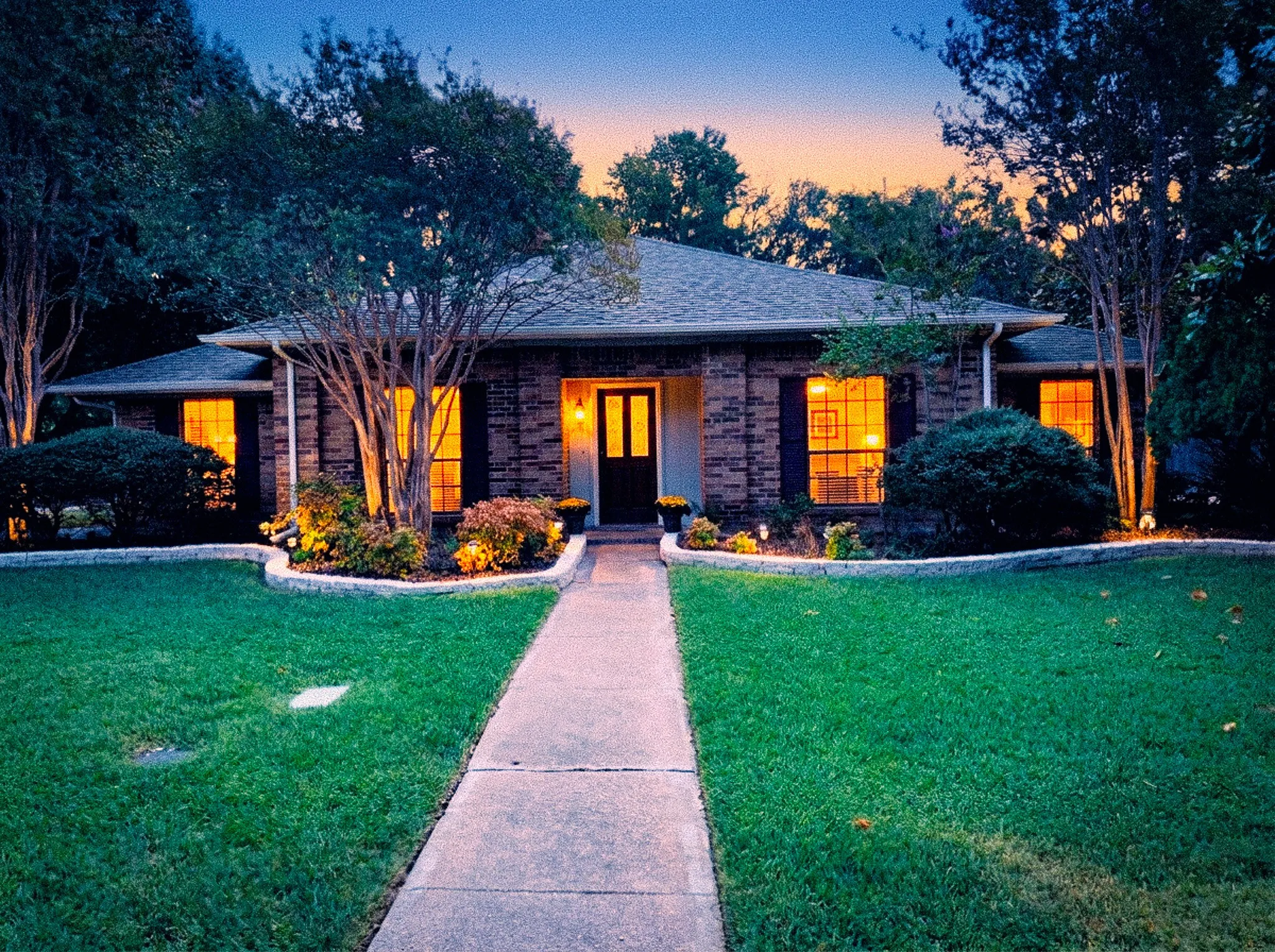Single Family Residence For Sale in Dallas County , 1714 Cornwall Lane, Sachse, Texas 75048, 5 Bedroom, 3 Bathroom, Garage spaces, 2,447 Sqft, built in 1979, mls#21392644, Real Estate Agent in Sachse, Homes For Sale in Dallas county, Homes For Sale in Sachse, Realtor in Sachse Texas, Real Estate Brokerage Independent Realty Texas, Luminita Cordes Realtor