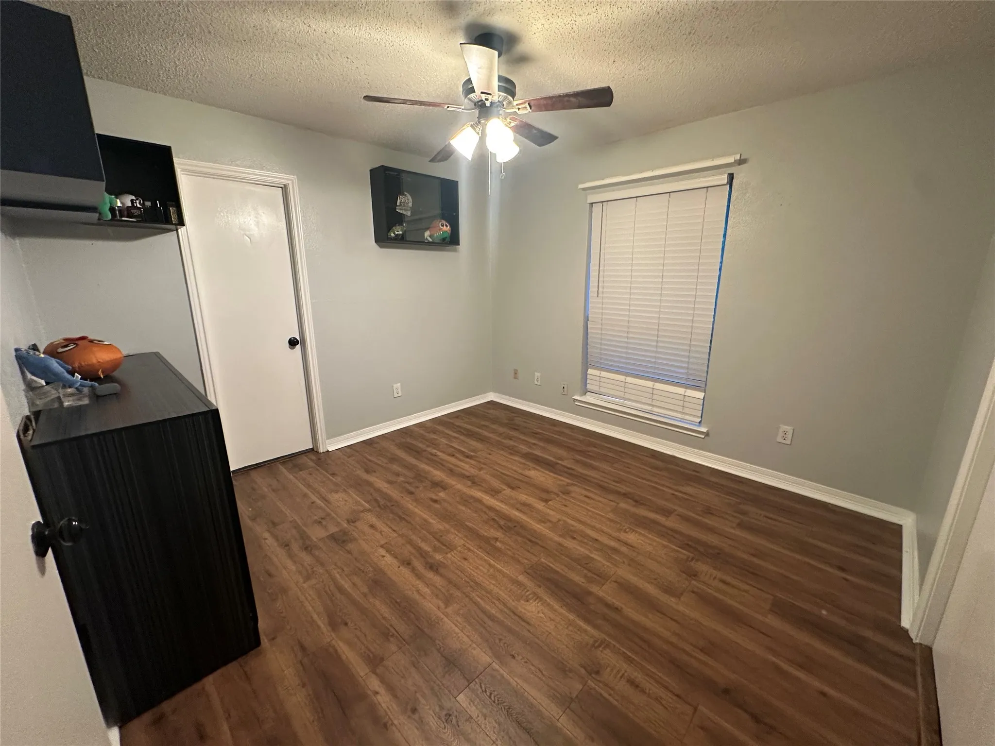 Single Family Residence For Sale in Dallas County , 1714 Cornwall Lane, Sachse, Texas 75048, 5 Bedroom, 3 Bathroom, Garage spaces, 2,447 Sqft, built in 1979, mls#21392644, Real Estate Agent in Sachse, Homes For Sale in Dallas county, Homes For Sale in Sachse, Realtor in Sachse Texas, Real Estate Brokerage Independent Realty Texas, Luminita Cordes Realtor