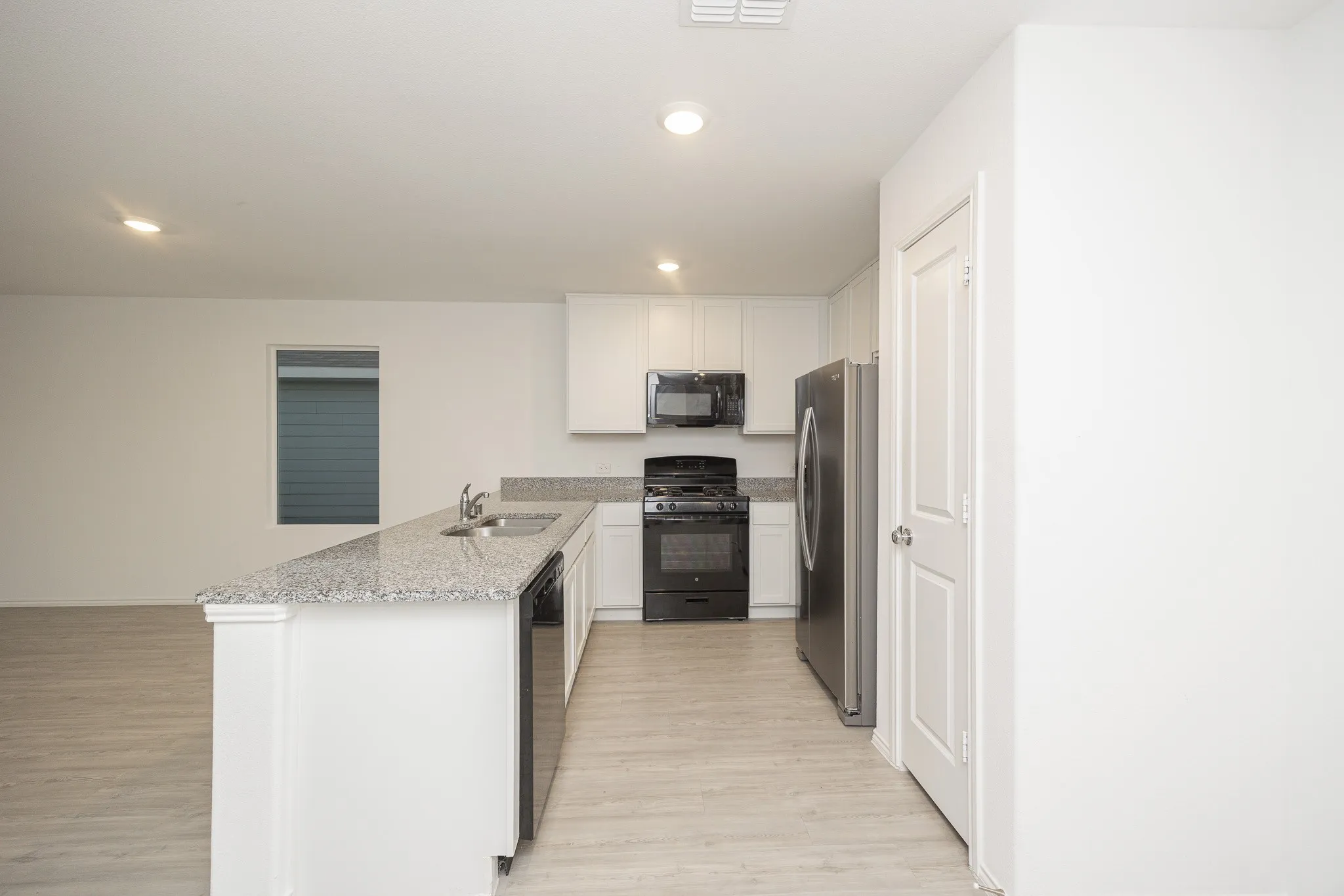 Single Family Residence For Rent in Collin County , 7701 Thornton Drive, Mc Kinney, Texas 75071, 3 Bedroom, 2 Bathroom, 2 Garage spaces, 1,481 Sqft, built in 2024, mls#21393261, Real Estate Agent in Mc Kinney, Homes For Rent in Collin county, Homes For Rent in Mc Kinney, Realtor in Mc Kinney Texas, Real Estate Brokerage Independent Realty Texas, Luminita Cordes Realtor