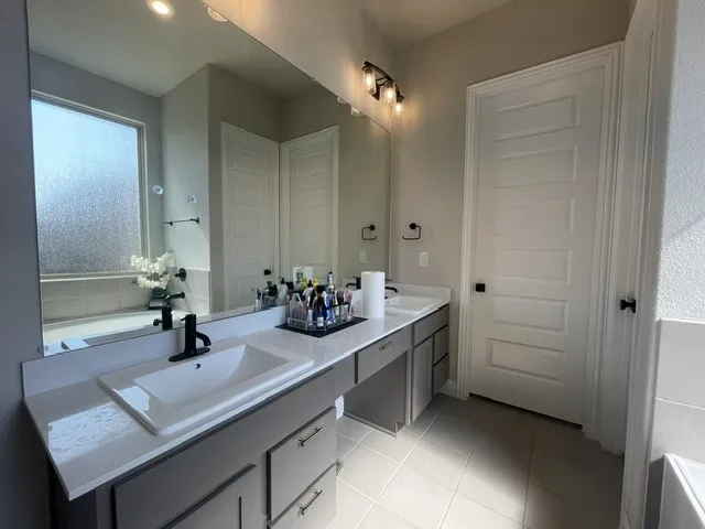 Single Family Residence For Rent in Tarrant County , 2924 Spirit Woods Lane, Arlington, Texas 76001, 6 Bedroom, 4 Bathroom, 3 Garage spaces, 3,239 Sqft, built in 2022, mls#21393254, Real Estate Agent in Arlington, Homes For Rent in Tarrant county, Homes For Rent in Arlington, Realtor in Arlington Texas, Real Estate Brokerage Independent Realty Texas, Luminita Cordes Realtor