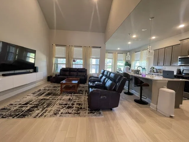 Single Family Residence For Rent in Tarrant County , 2924 Spirit Woods Lane, Arlington, Texas 76001, 6 Bedroom, 4 Bathroom, 3 Garage spaces, 3,239 Sqft, built in 2022, mls#21393254, Real Estate Agent in Arlington, Homes For Rent in Tarrant county, Homes For Rent in Arlington, Realtor in Arlington Texas, Real Estate Brokerage Independent Realty Texas, Luminita Cordes Realtor