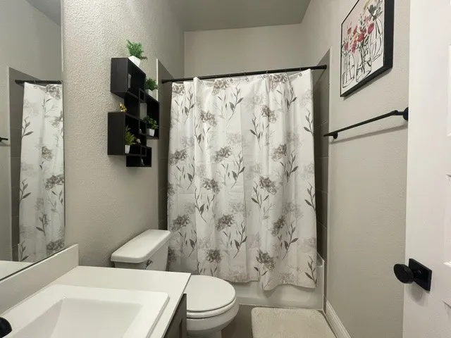 Single Family Residence For Rent in Tarrant County , 2924 Spirit Woods Lane, Arlington, Texas 76001, 6 Bedroom, 4 Bathroom, 3 Garage spaces, 3,239 Sqft, built in 2022, mls#21393254, Real Estate Agent in Arlington, Homes For Rent in Tarrant county, Homes For Rent in Arlington, Realtor in Arlington Texas, Real Estate Brokerage Independent Realty Texas, Luminita Cordes Realtor