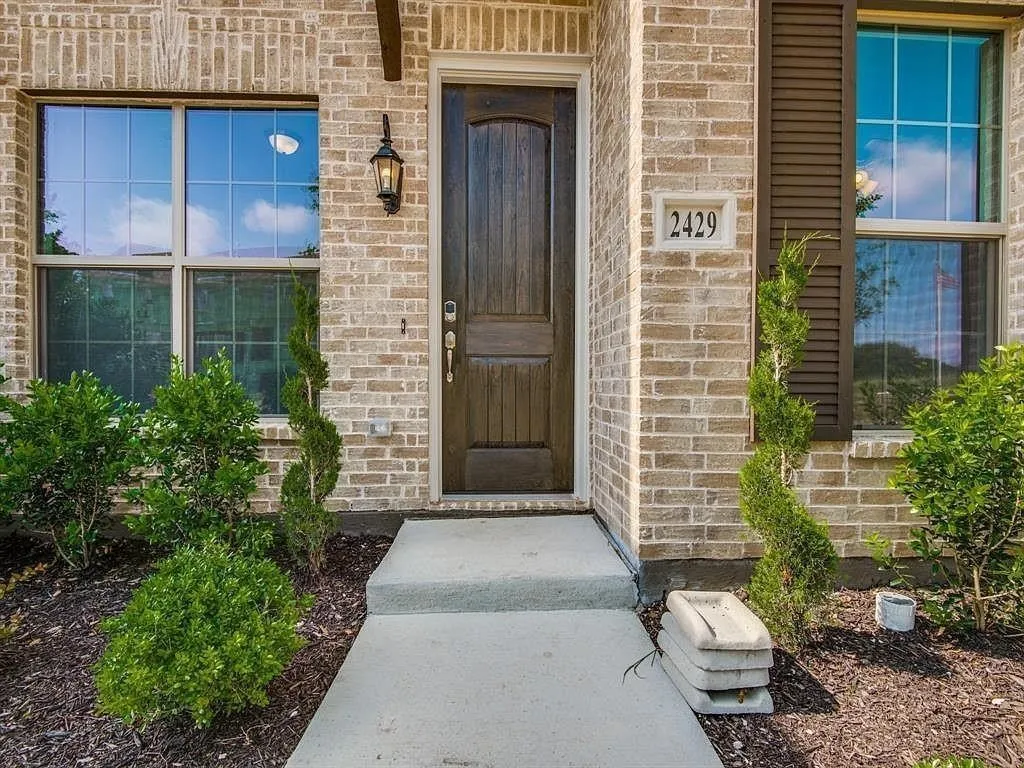 Townhouse For Rent in Denton County , 2429 Merriweather Lane, Flower Mound, Texas 75028, 3 Bedroom, 4 Bathroom, 2 Garage spaces, 2,485 Sqft, built in 2021, mls#21392989, Real Estate Agent in Flower Mound, Homes For Rent in Denton county, Homes For Rent in Flower Mound, Realtor in Flower Mound Texas, Real Estate Brokerage Independent Realty Texas, Luminita Cordes Realtor