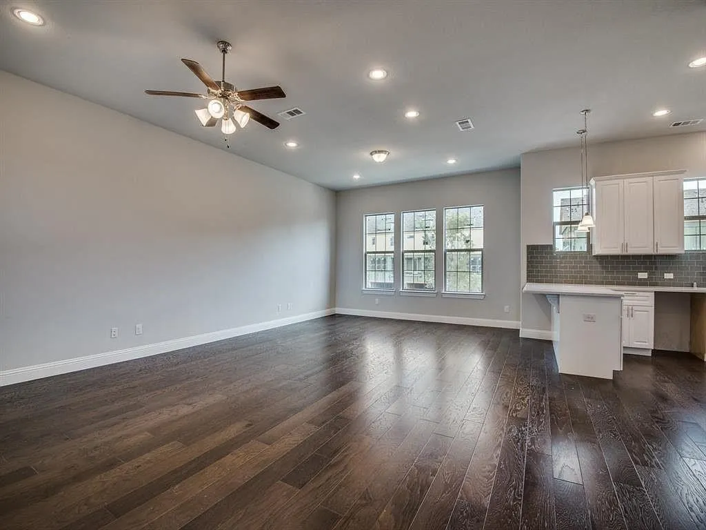 Townhouse For Rent in Denton County , 2429 Merriweather Lane, Flower Mound, Texas 75028, 3 Bedroom, 4 Bathroom, 2 Garage spaces, 2,485 Sqft, built in 2021, mls#21392989, Real Estate Agent in Flower Mound, Homes For Rent in Denton county, Homes For Rent in Flower Mound, Realtor in Flower Mound Texas, Real Estate Brokerage Independent Realty Texas, Luminita Cordes Realtor