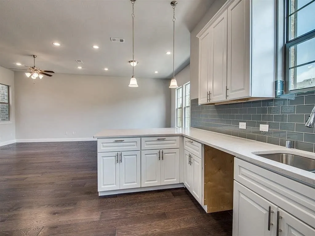 Townhouse For Rent in Denton County , 2429 Merriweather Lane, Flower Mound, Texas 75028, 3 Bedroom, 4 Bathroom, 2 Garage spaces, 2,485 Sqft, built in 2021, mls#21392989, Real Estate Agent in Flower Mound, Homes For Rent in Denton county, Homes For Rent in Flower Mound, Realtor in Flower Mound Texas, Real Estate Brokerage Independent Realty Texas, Luminita Cordes Realtor