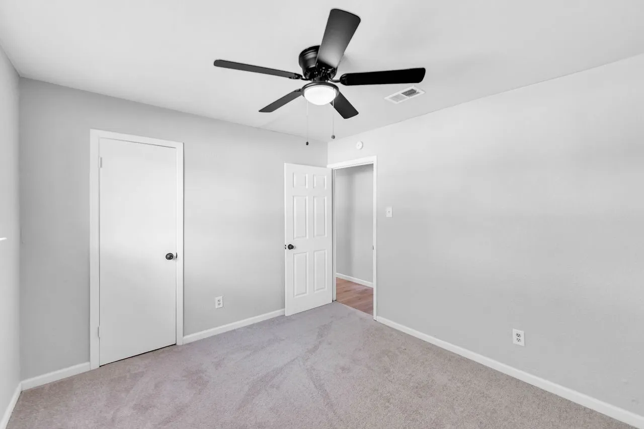 Single Family Residence For Sale in Dallas County , 2416 Glacier Street, Irving, Texas 75062, 4 Bedroom, 3 Bathroom, Garage spaces, 2,013 Sqft, built in 1965, mls#21393143, Real Estate Agent in Irving, Homes For Sale in Dallas county, Homes For Sale in Irving, Realtor in Irving Texas, Real Estate Brokerage Independent Realty Texas, Luminita Cordes Realtor