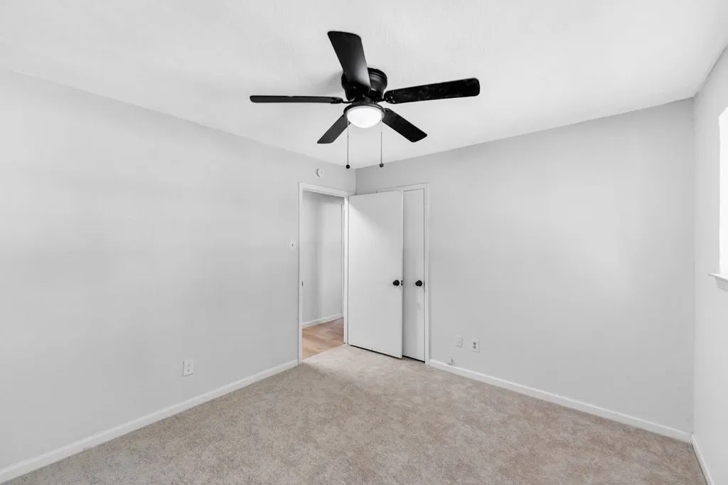 Single Family Residence For Sale in Dallas County , 2416 Glacier Street, Irving, Texas 75062, 4 Bedroom, 3 Bathroom, Garage spaces, 2,013 Sqft, built in 1965, mls#21393143, Real Estate Agent in Irving, Homes For Sale in Dallas county, Homes For Sale in Irving, Realtor in Irving Texas, Real Estate Brokerage Independent Realty Texas, Luminita Cordes Realtor
