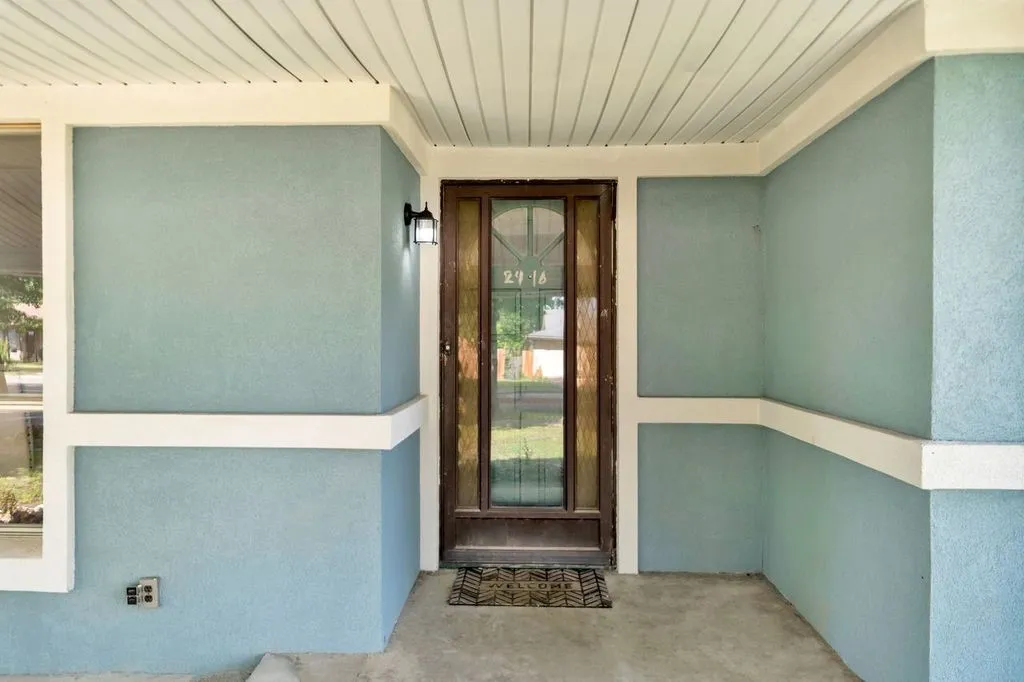Single Family Residence For Sale in Dallas County , 2416 Glacier Street, Irving, Texas 75062, 4 Bedroom, 3 Bathroom, Garage spaces, 2,013 Sqft, built in 1965, mls#21393143, Real Estate Agent in Irving, Homes For Sale in Dallas county, Homes For Sale in Irving, Realtor in Irving Texas, Real Estate Brokerage Independent Realty Texas, Luminita Cordes Realtor