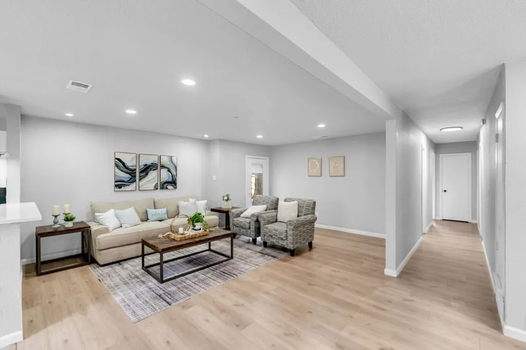 Single Family Residence For Sale in Dallas County , 2416 Glacier Street, Irving, Texas 75062, 4 Bedroom, 3 Bathroom, Garage spaces, 2,013 Sqft, built in 1965, mls#21393143, Real Estate Agent in Irving, Homes For Sale in Dallas county, Homes For Sale in Irving, Realtor in Irving Texas, Real Estate Brokerage Independent Realty Texas, Luminita Cordes Realtor