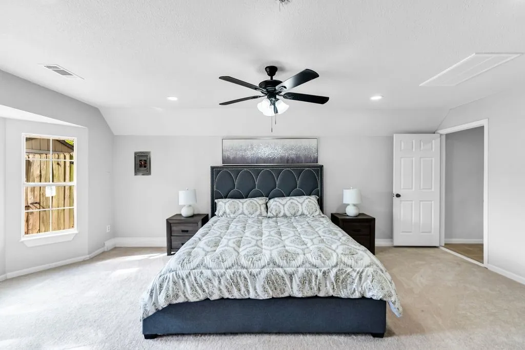 Single Family Residence For Sale in Dallas County , 2416 Glacier Street, Irving, Texas 75062, 4 Bedroom, 3 Bathroom, Garage spaces, 2,013 Sqft, built in 1965, mls#21393143, Real Estate Agent in Irving, Homes For Sale in Dallas county, Homes For Sale in Irving, Realtor in Irving Texas, Real Estate Brokerage Independent Realty Texas, Luminita Cordes Realtor