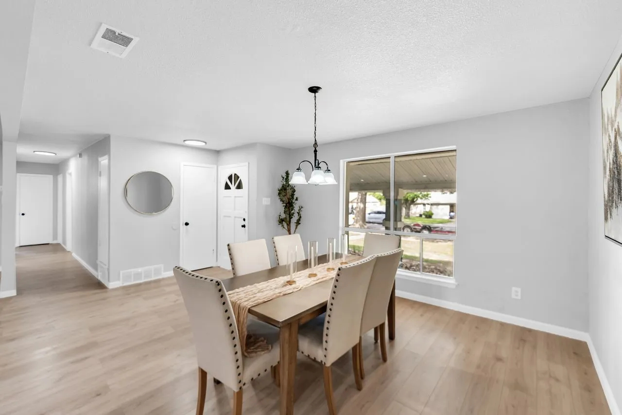 Single Family Residence For Sale in Dallas County , 2416 Glacier Street, Irving, Texas 75062, 4 Bedroom, 3 Bathroom, Garage spaces, 2,013 Sqft, built in 1965, mls#21393143, Real Estate Agent in Irving, Homes For Sale in Dallas county, Homes For Sale in Irving, Realtor in Irving Texas, Real Estate Brokerage Independent Realty Texas, Luminita Cordes Realtor