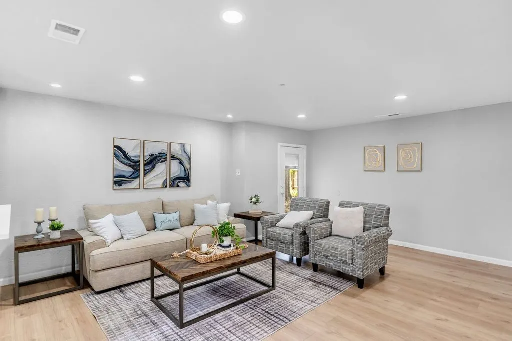 Single Family Residence For Sale in Dallas County , 2416 Glacier Street, Irving, Texas 75062, 4 Bedroom, 3 Bathroom, Garage spaces, 2,013 Sqft, built in 1965, mls#21393143, Real Estate Agent in Irving, Homes For Sale in Dallas county, Homes For Sale in Irving, Realtor in Irving Texas, Real Estate Brokerage Independent Realty Texas, Luminita Cordes Realtor