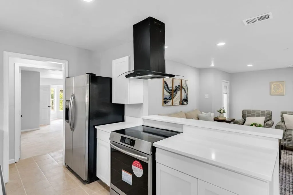 Single Family Residence For Sale in Dallas County , 2416 Glacier Street, Irving, Texas 75062, 4 Bedroom, 3 Bathroom, Garage spaces, 2,013 Sqft, built in 1965, mls#21393143, Real Estate Agent in Irving, Homes For Sale in Dallas county, Homes For Sale in Irving, Realtor in Irving Texas, Real Estate Brokerage Independent Realty Texas, Luminita Cordes Realtor